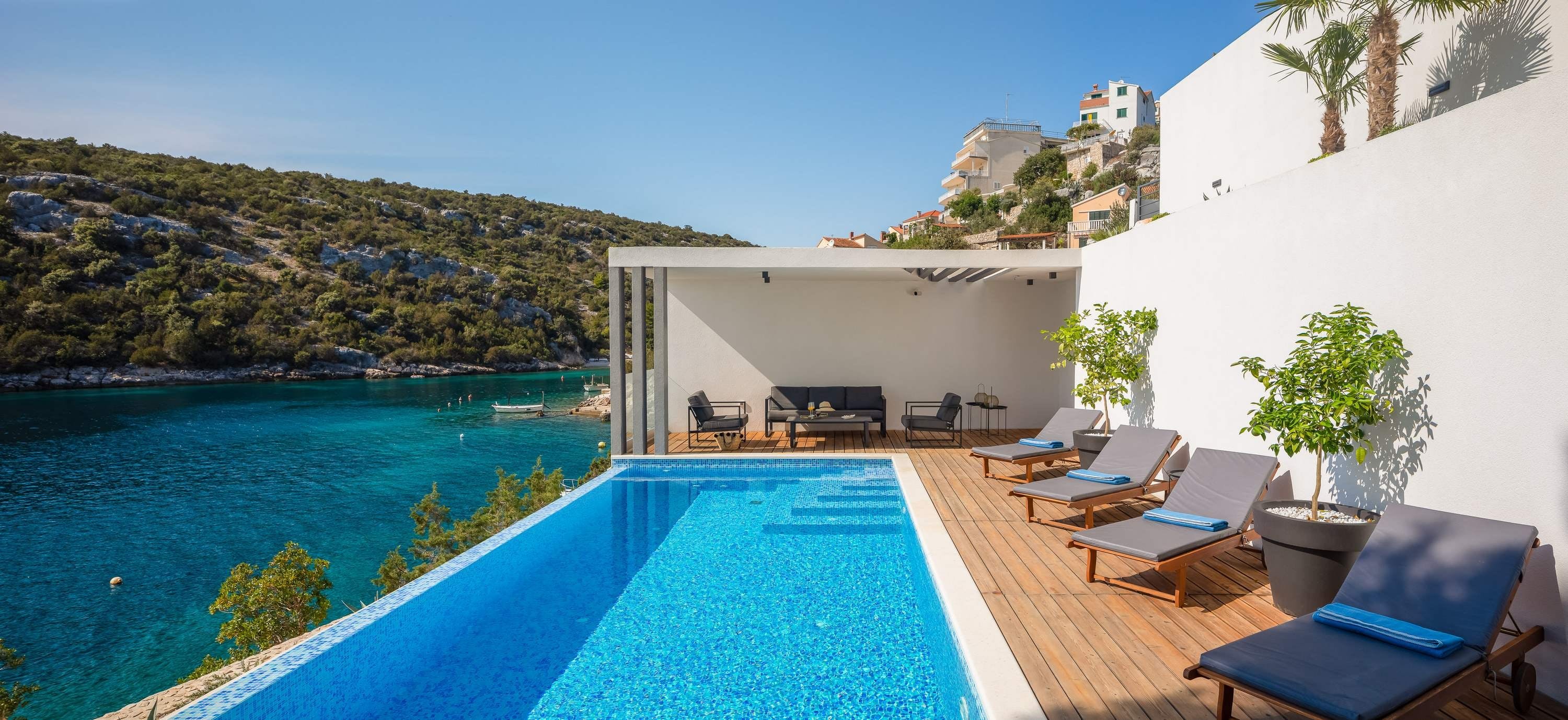 Kuća Ponente Žnjan Split: Luxury 4-Bedroom Apartment with Seaview and Pool, Split