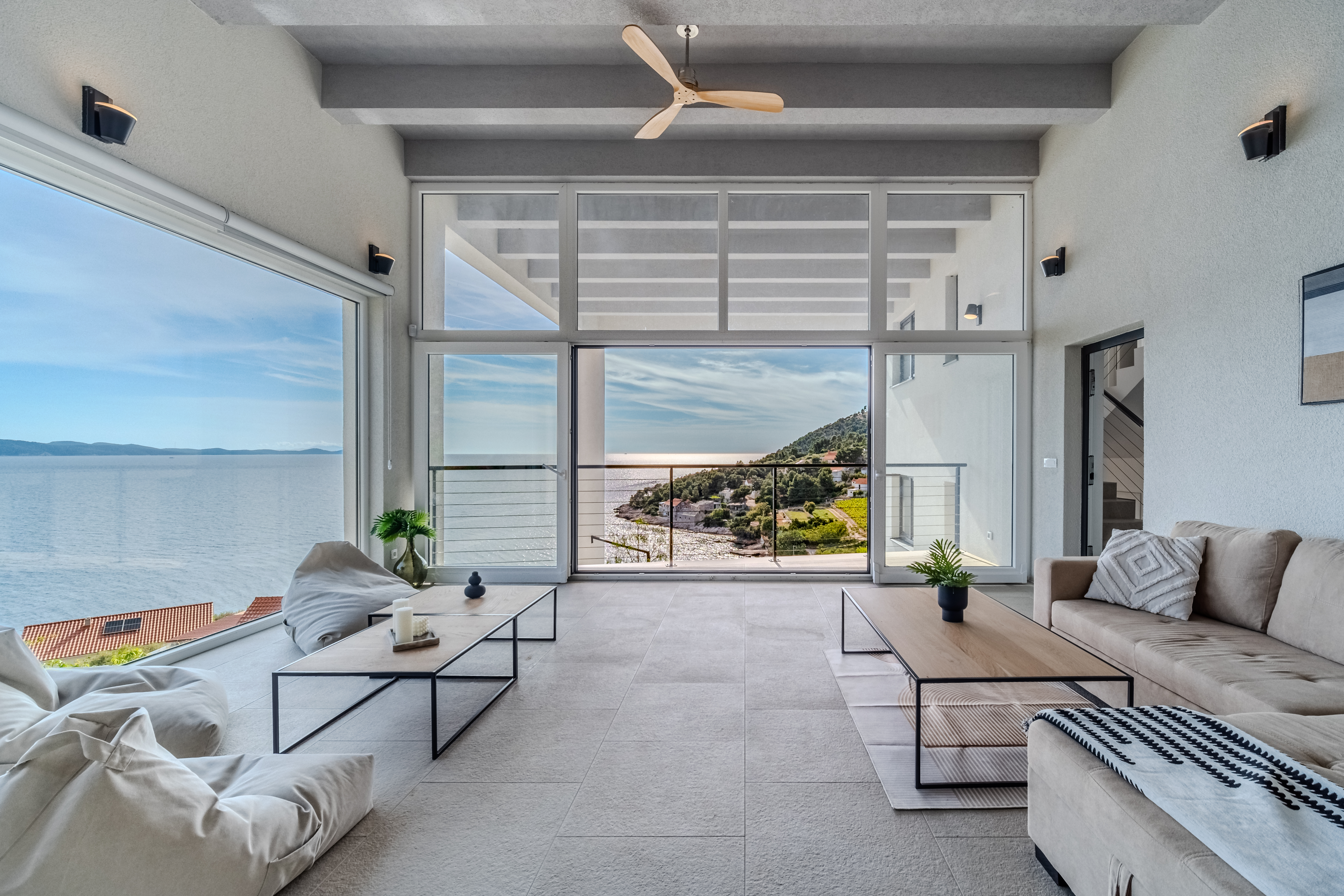 Kuća Sustipan Split: Spacious 5-Bedroom Apartment with Pool and Sea Views, Split