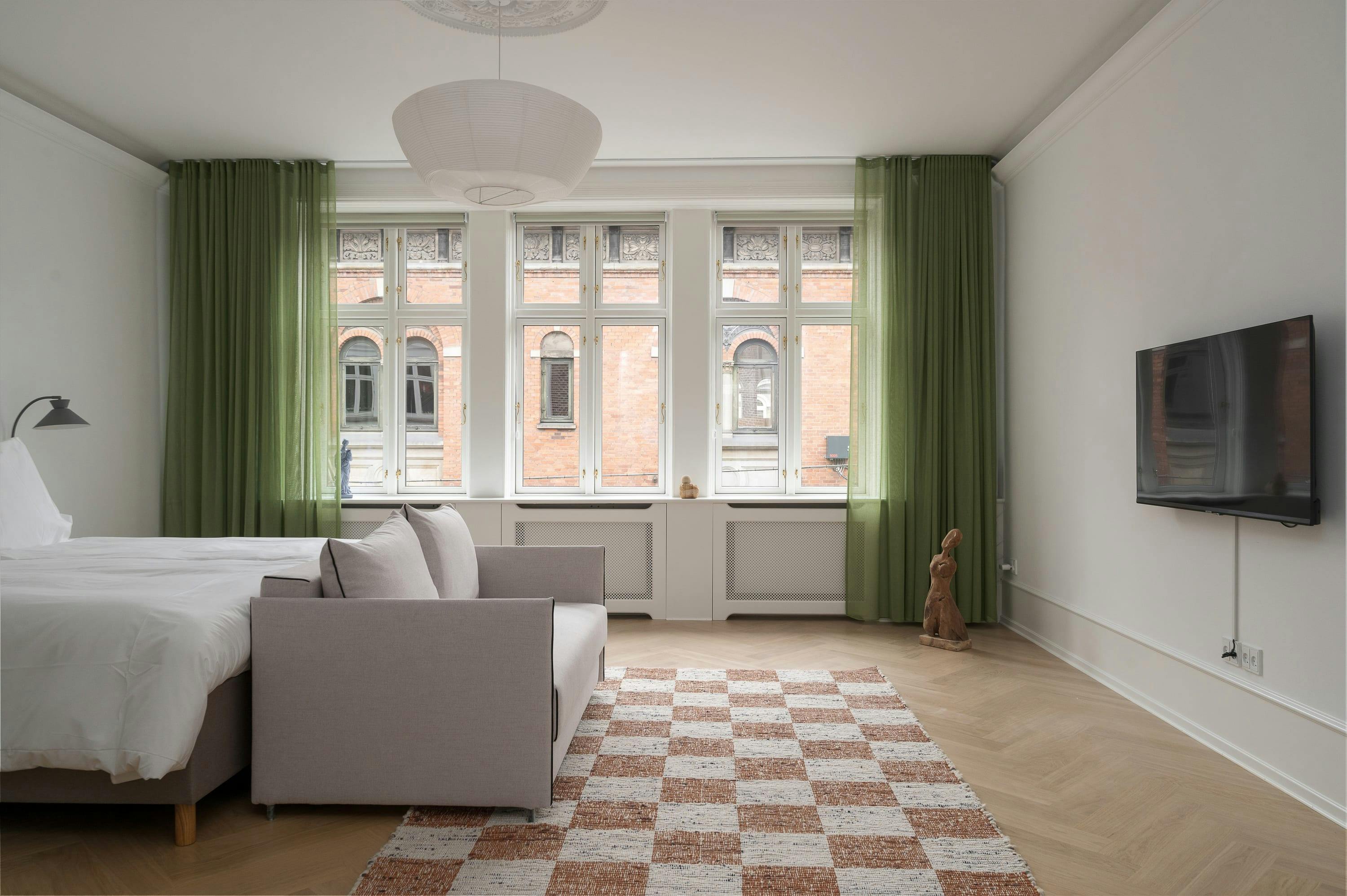 Lejlighed Rådhuspladsen: Charming 1-Bedroom Apartment Rental with Family Features in Rådhuspladsen, Copenhagen