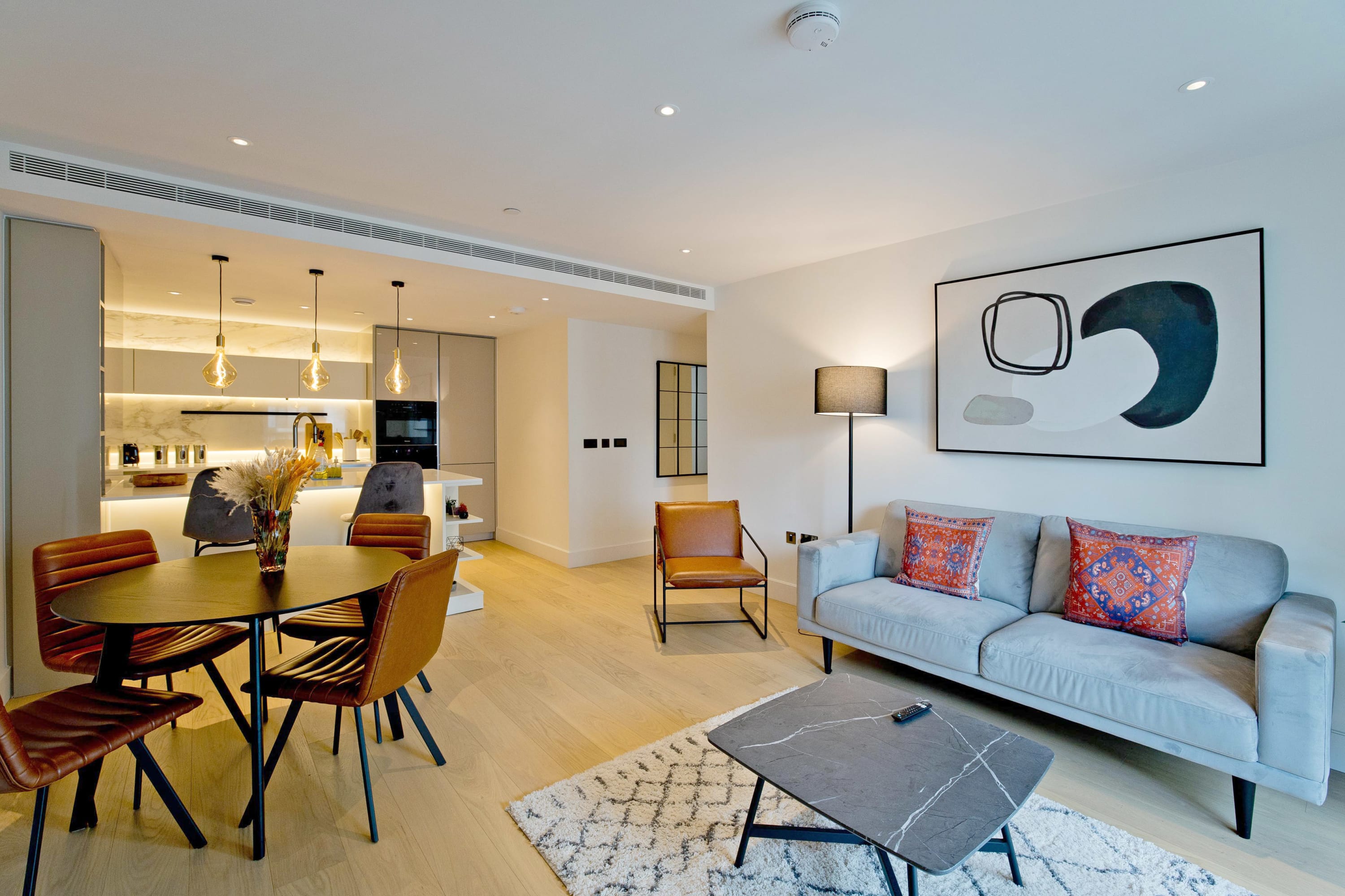 Manor Askew Shepherds Bush: Spacious 2-Bedroom Apartment with Hot Tub and Pool Access, Shepherd’s Bush