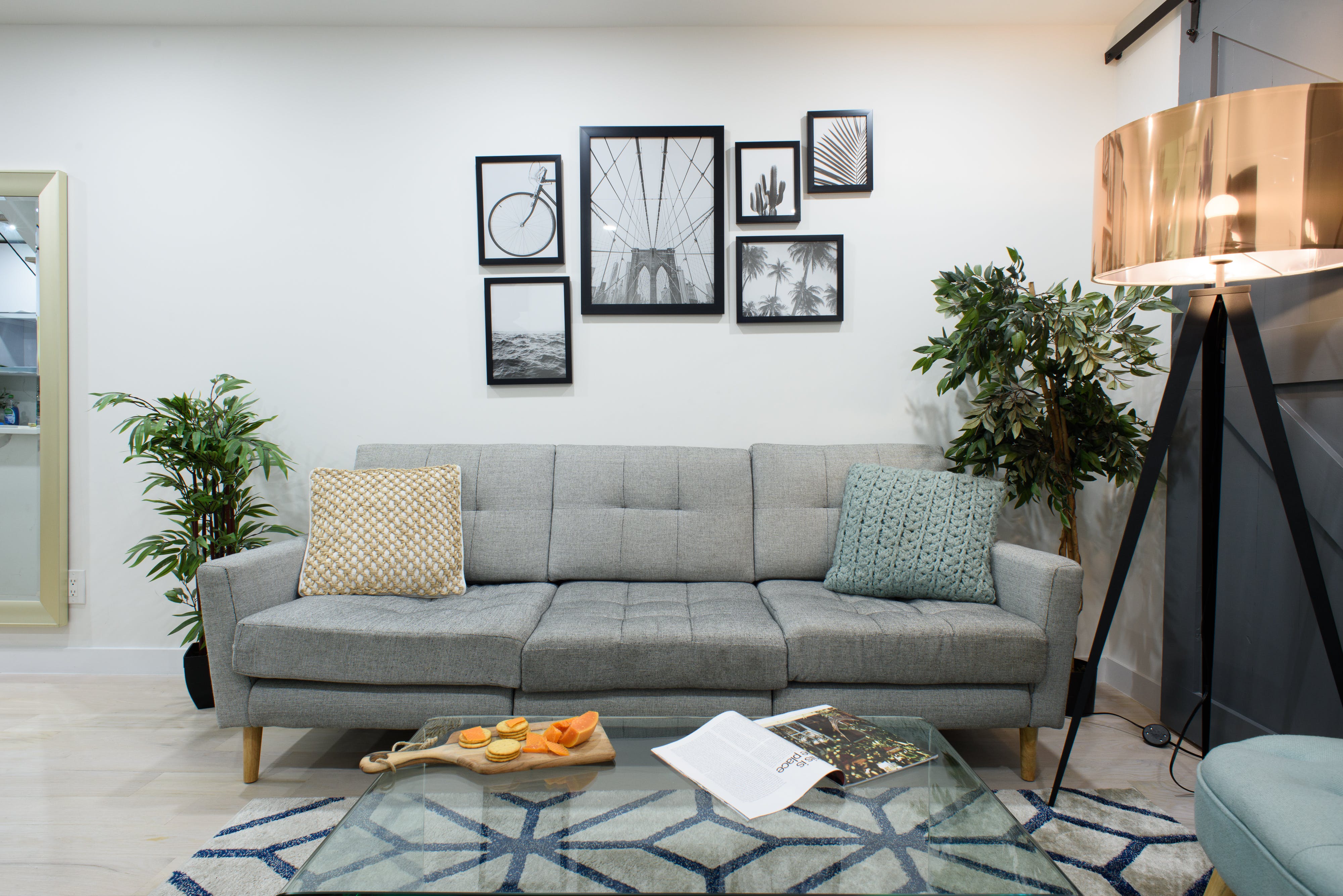 Manor Carl Schurz: Spacious 3-Bedroom Apartment Rental with Air Conditioning, Upper East Side