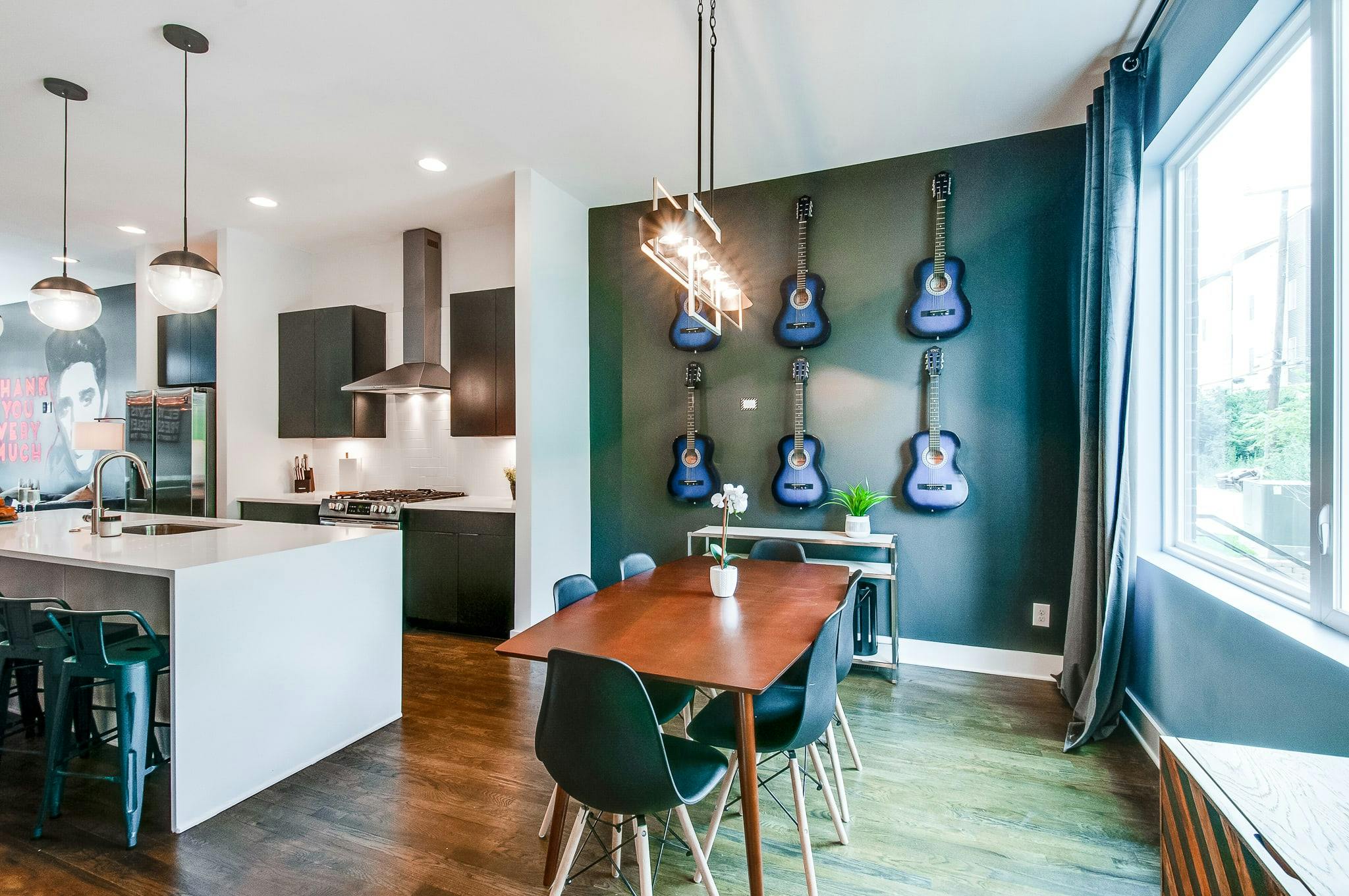 Villa Lysias Lockeland Tennessee: Luxury 4-Bedroom Apartment with Air Conditioning, Nashville-Davidson