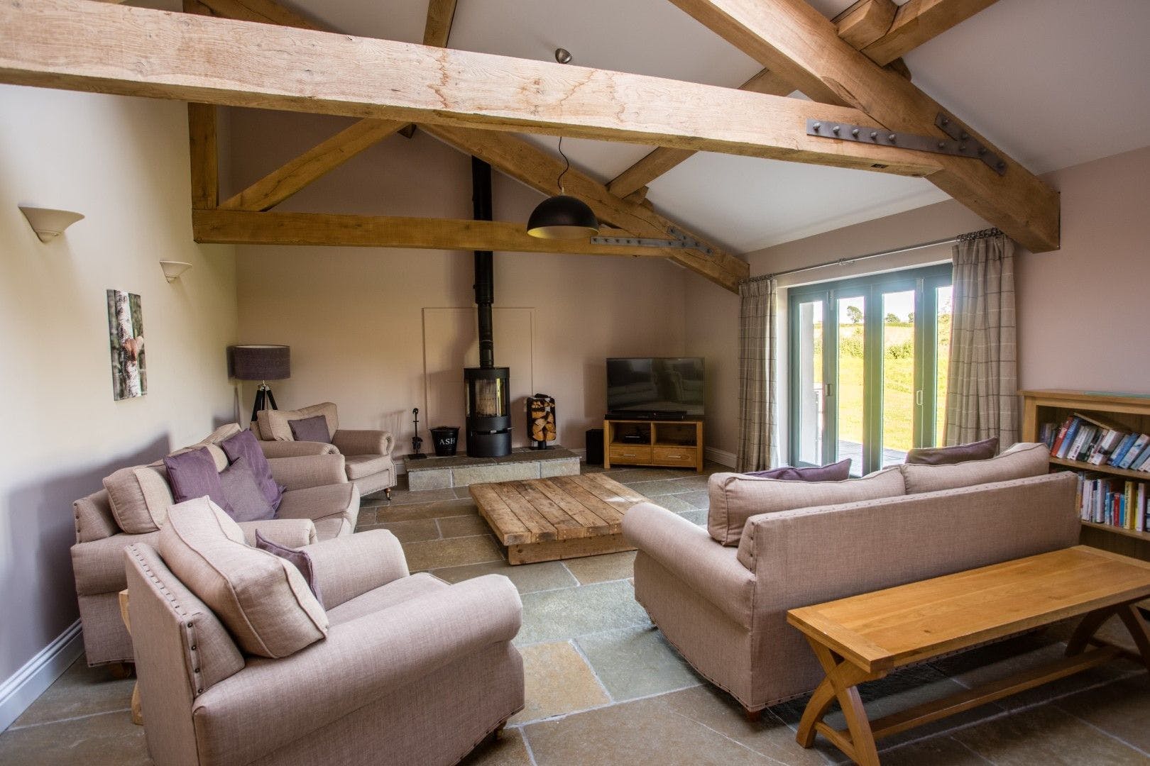 House Helm Holwick North Pennines: Spacious 8-Bedroom Apartment with Hot Tub, Cumbria