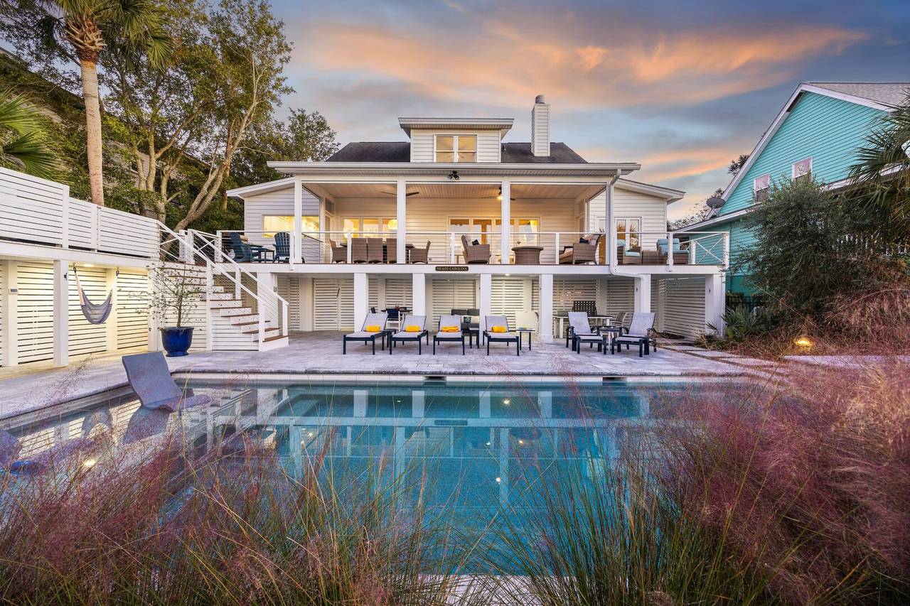 Villa Cramoisi Folly South Carolina: Elegant 5-Bedroom Villa with Pool and Seaview, Charleston