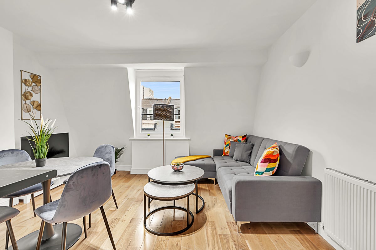 Manor Praed Paddington: Chic 1-Bedroom Apartment Rental with Family-Friendly Features, Paddington London