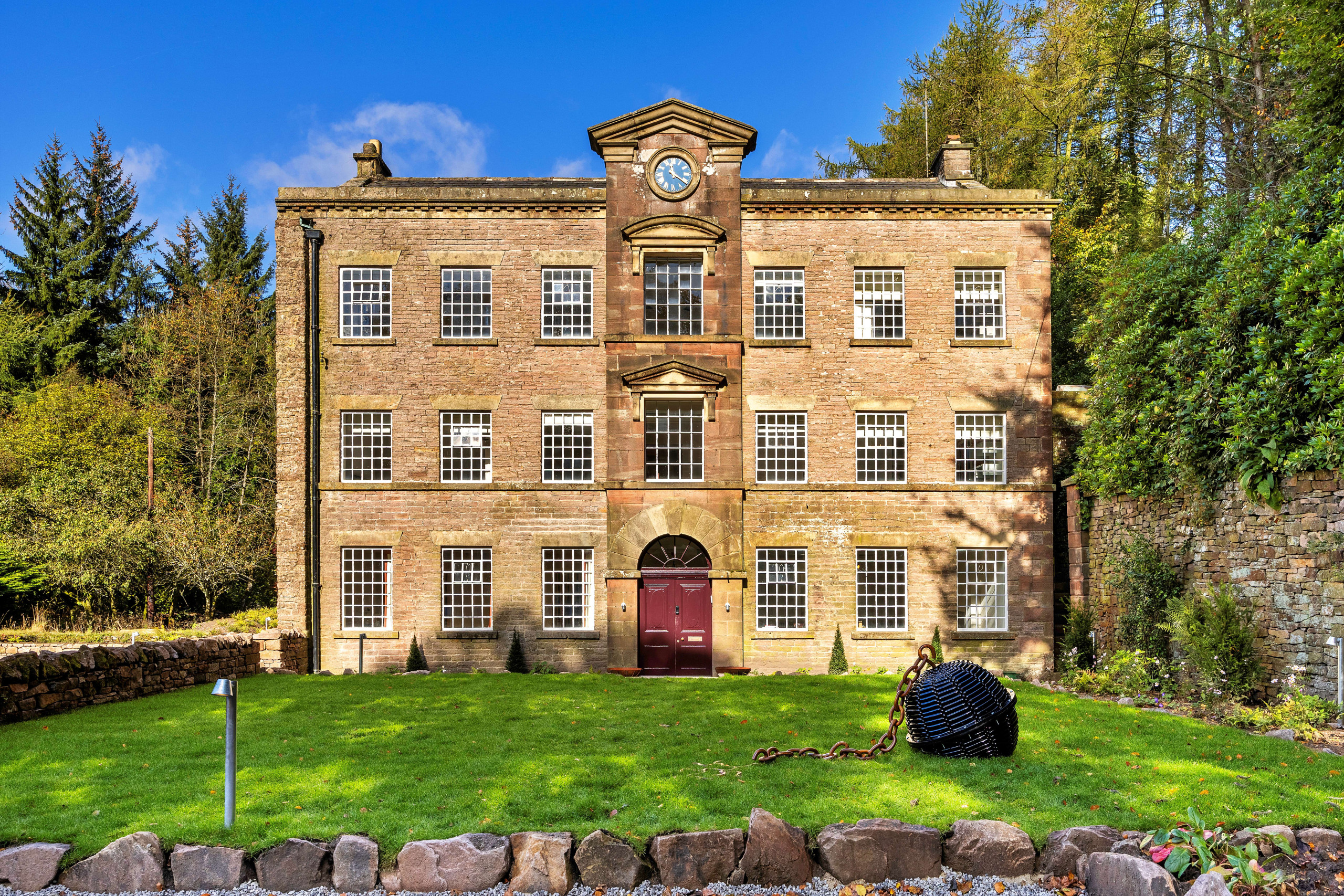 Manor Wildboarclough Cheshire: Luxury 11-Bedroom Villa with Hot Tub and Pool, Cheshire East
