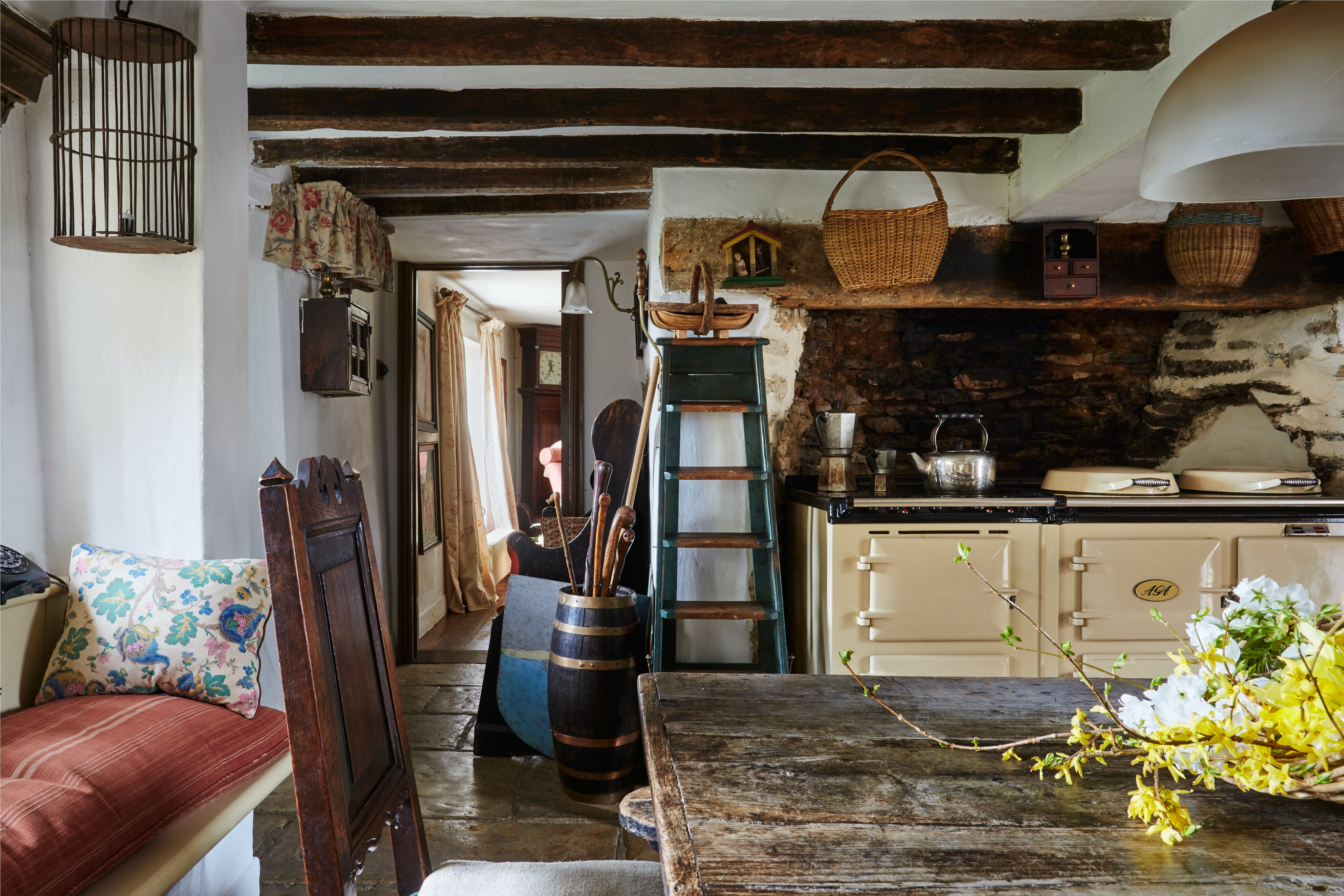 House Helm Fernham Faringdon: Charming 3-Bedroom Cottage with Countryside Views, Faringdon