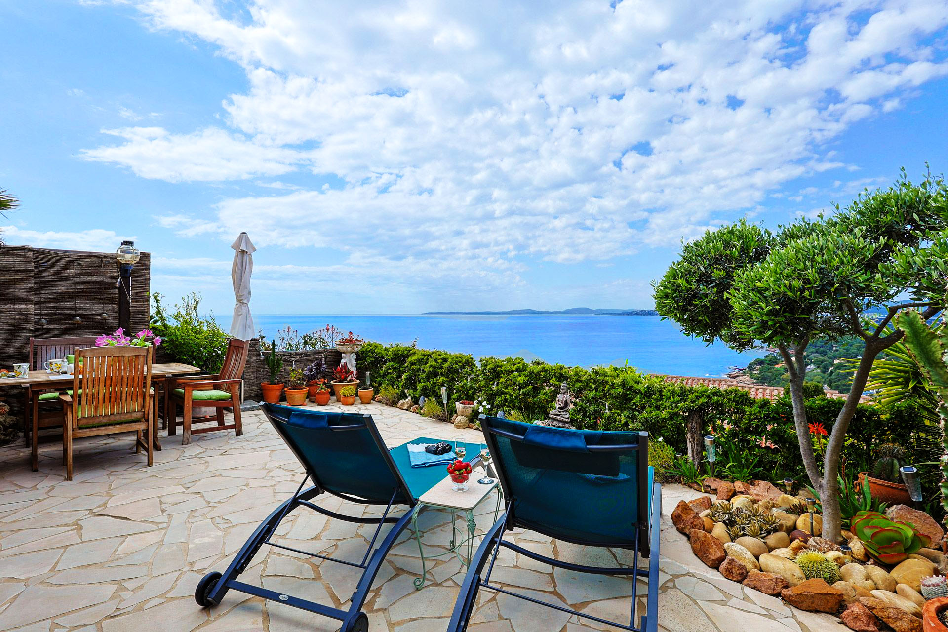 Mas Cap Esterel Saint-Raphaël: Charming 2-Bedroom Apartment with Sea Views and Pool, French Riviera