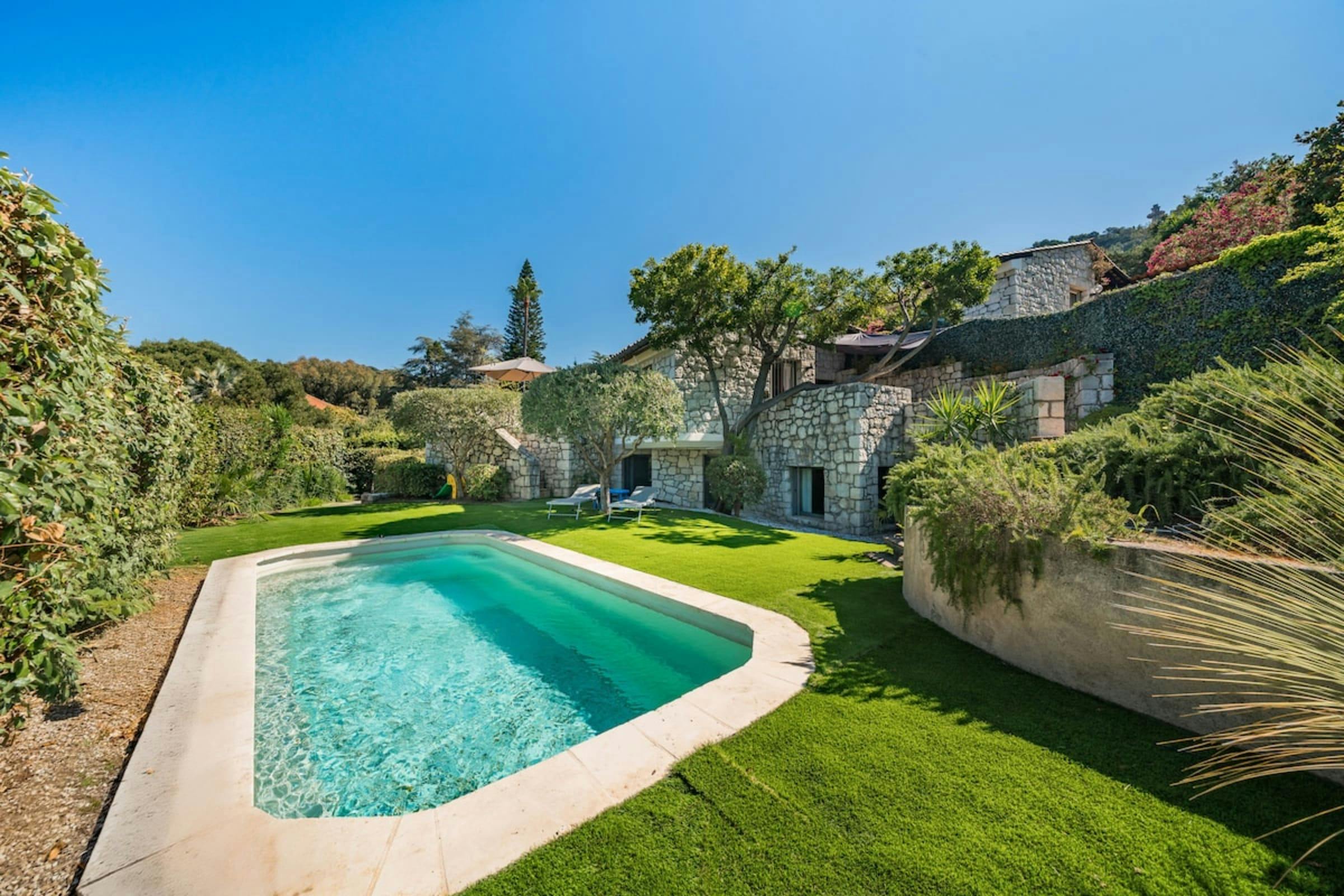 Villa Aurore Pointe Croisette Cannes: Luxury Villa with Private Pool and Sea Views, 3 Bedrooms, Cannes