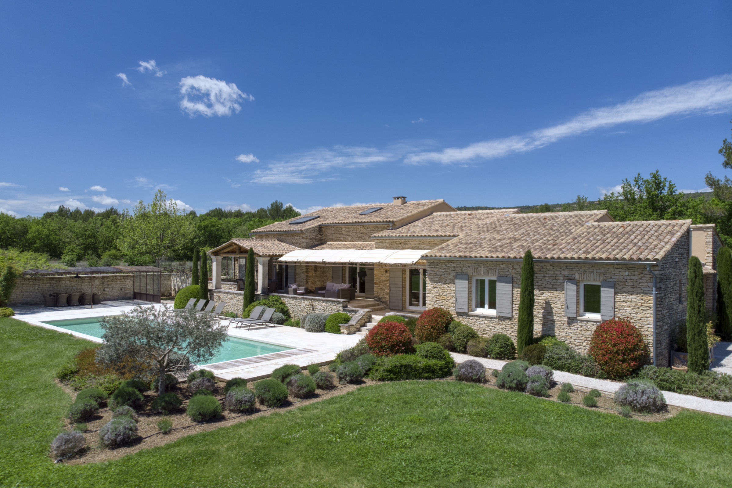 Villa Céladon Beaumettes Vaucluse: Luxury 4-Bedroom Villa with Heated Pool and Countryside Views, Vaucluse