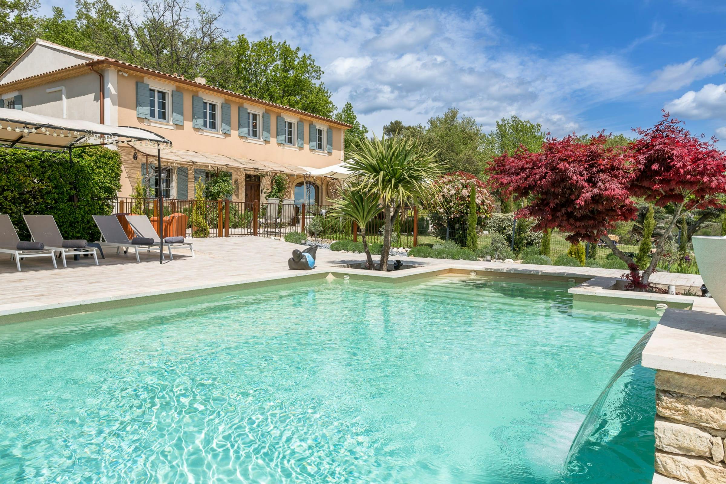 Villa Crépuscule Gordes France: Luxury 5-Bedroom Villa with Tennis Court, Vaucluse