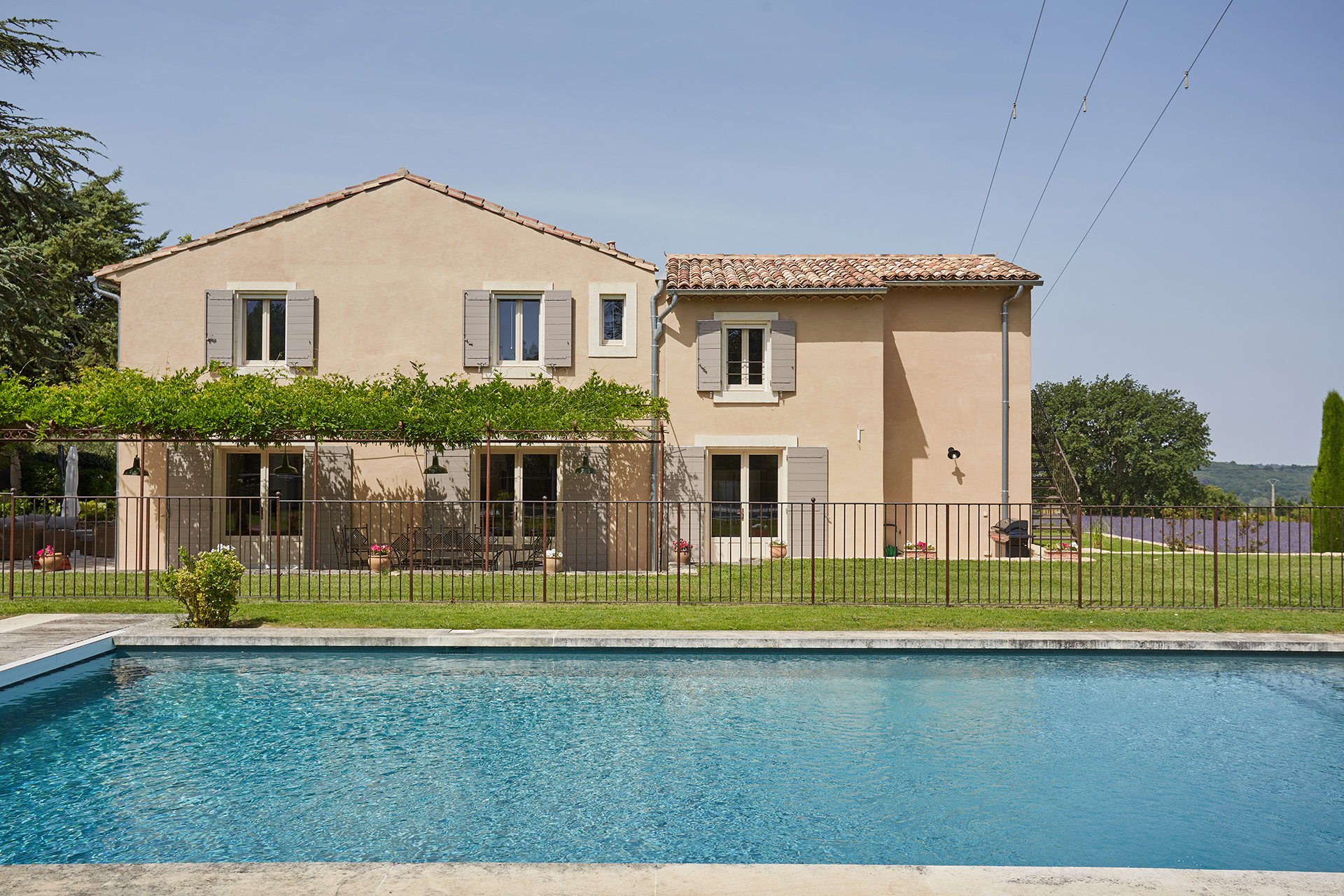 Villa Céladon Gordes Provence-767005: Spacious 5-Bedroom Luxury Apartment with Heated Pool, Vaucluse