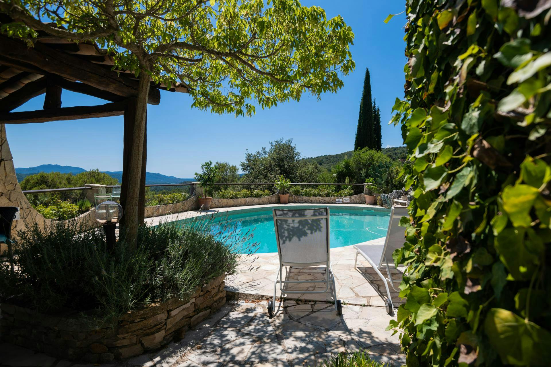 Villa Céladon Saint-Paul Côte d’Azur: Charming 3-Bedroom Villa with Pool, Var