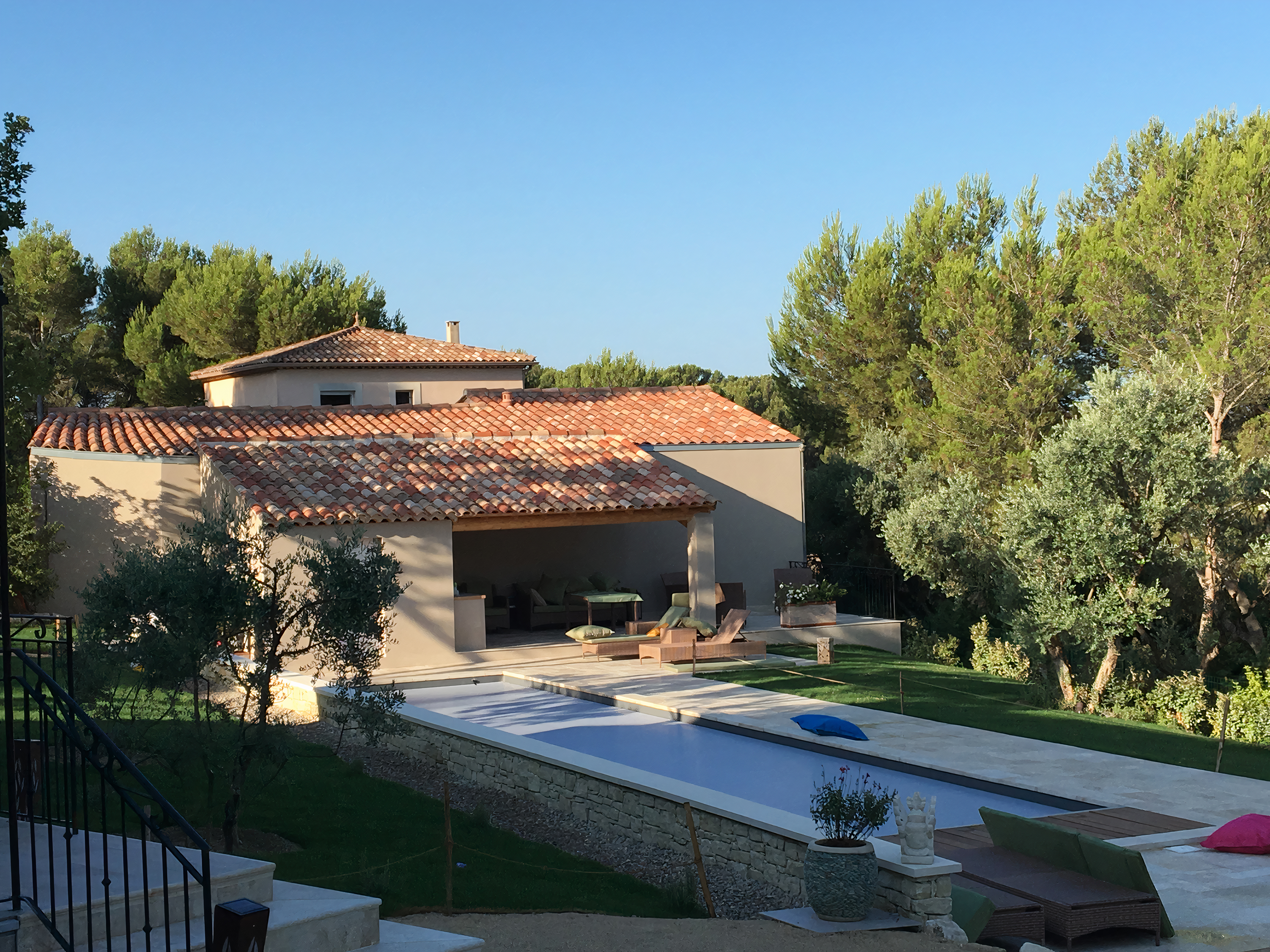 Villa Aube Glanum Saint-Rémy-de-Provence: Charming 5-Bedroom Villa with Pool and Family Amenities, Saint-Rémy-de-Provence