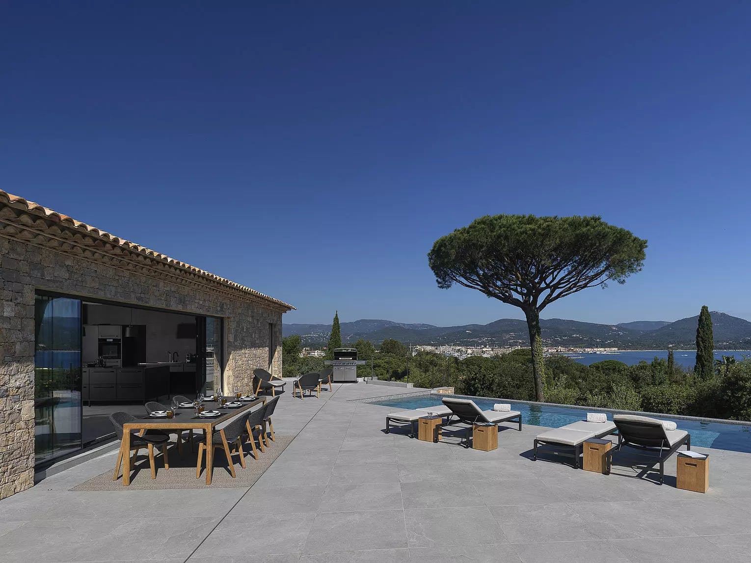 Villa Cramoisi Ramatuelle Saint-Tropez: 4-Bedroom Luxury Apartment with Infinity Pool, Saint-Tropez
