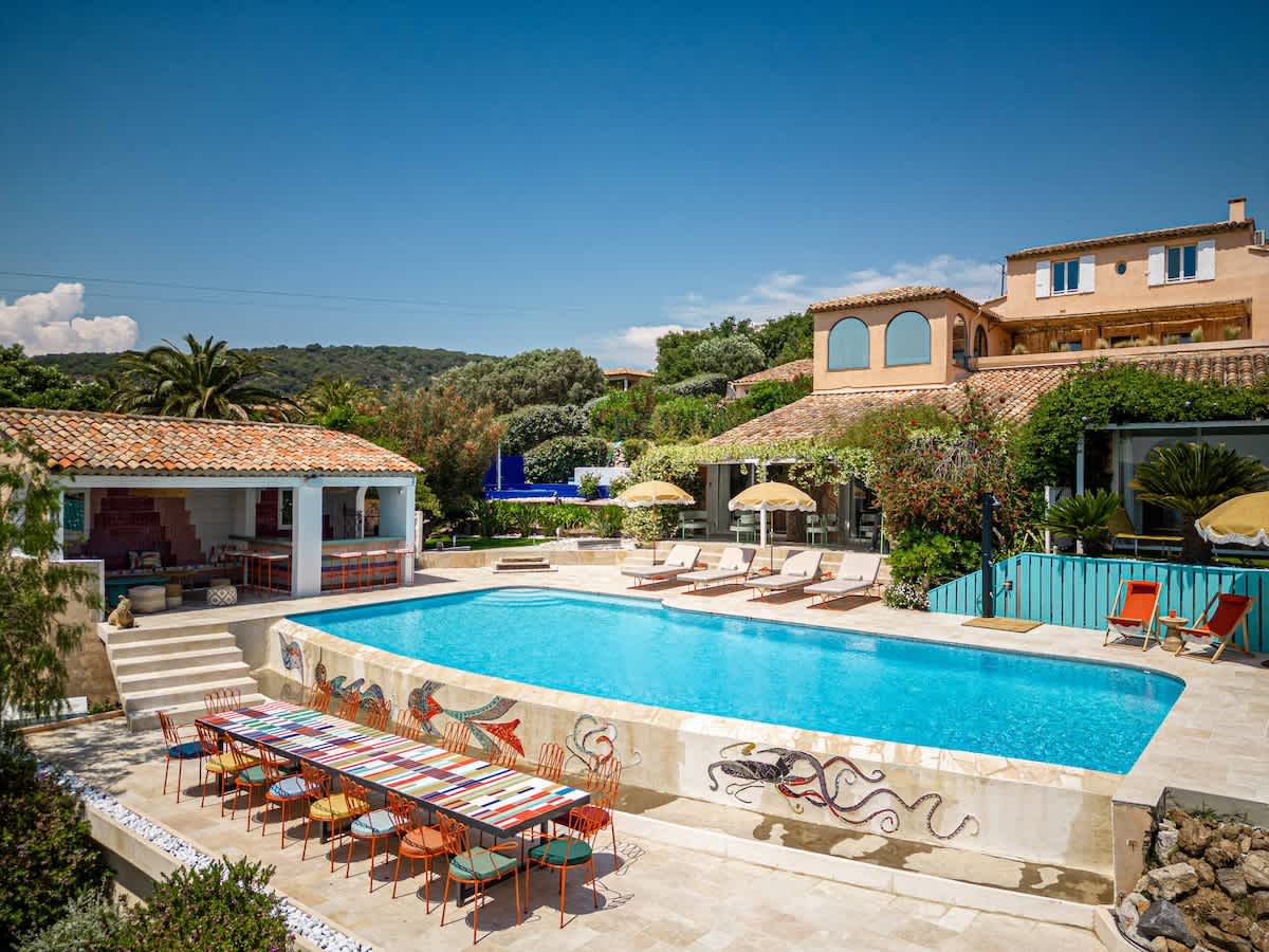 Château Crépuscule Sauvan Saint-Tropez: Luxurious 12-Bedroom Villa with Pool and Tennis Court, Saint-Tropez
