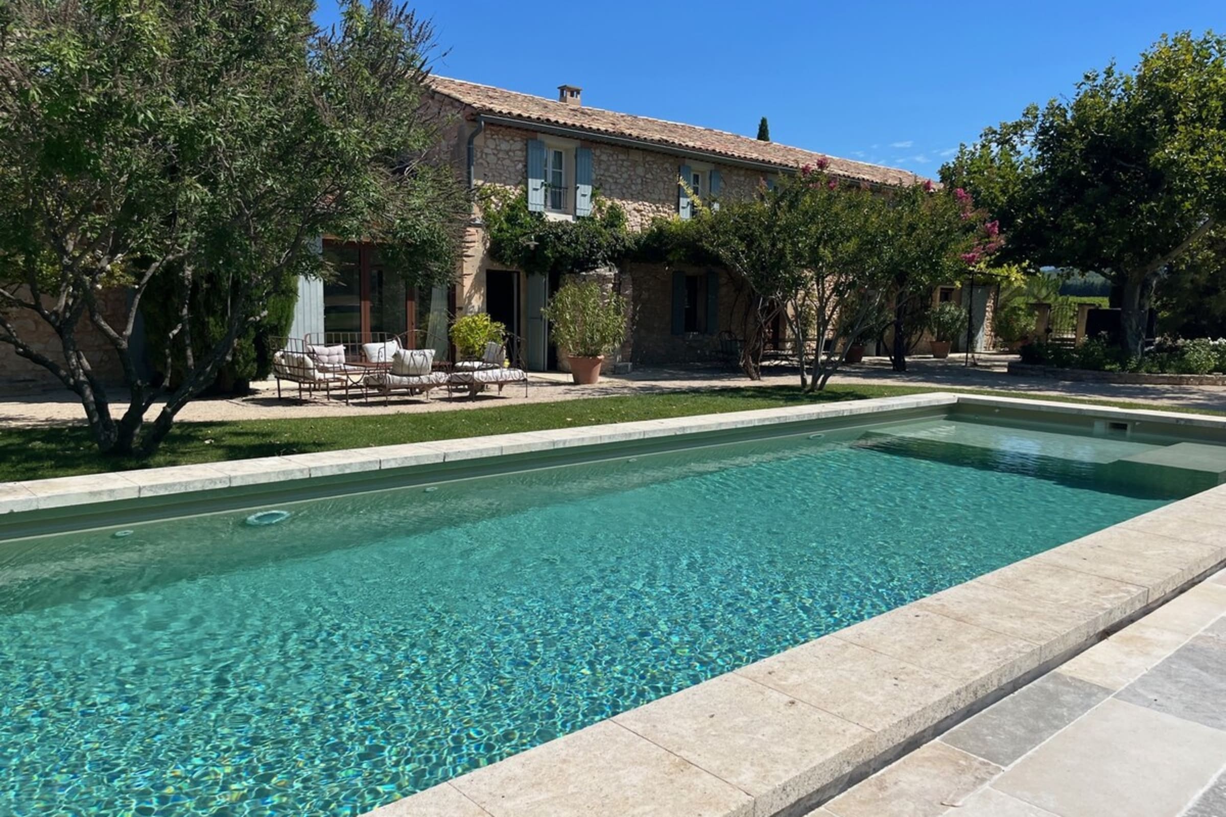 Villa Céladon Beaumes Provence: Spacious 6-Bedroom Luxury Villa with Pool, Vaucluse, Provence