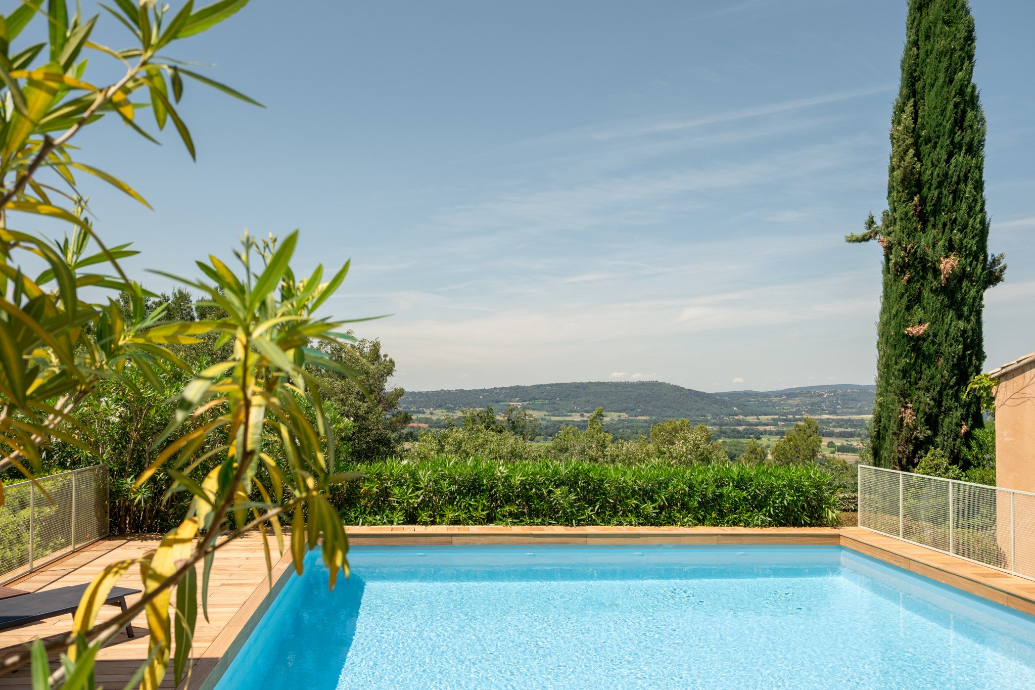 Villa Autan Luberon Provence: Luxury 7-Bedroom Villa with Pool and Air-Con, Vaucluse