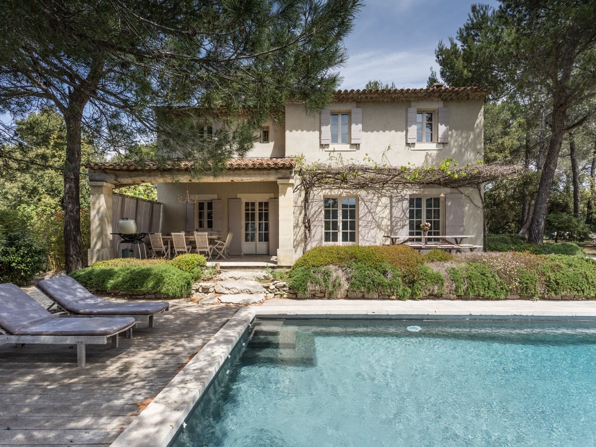 Villa Autan Les Angles Provence: 4-Bedroom Luxury Apartment with Private Pool, Vaucluse