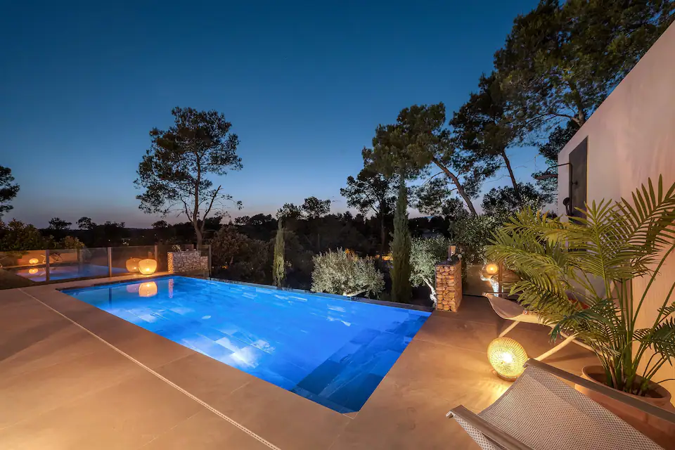 Mas Tramontane Montpellier: 4-Bedroom Luxury Villa with Infinity Pool and Gym, Montpellier