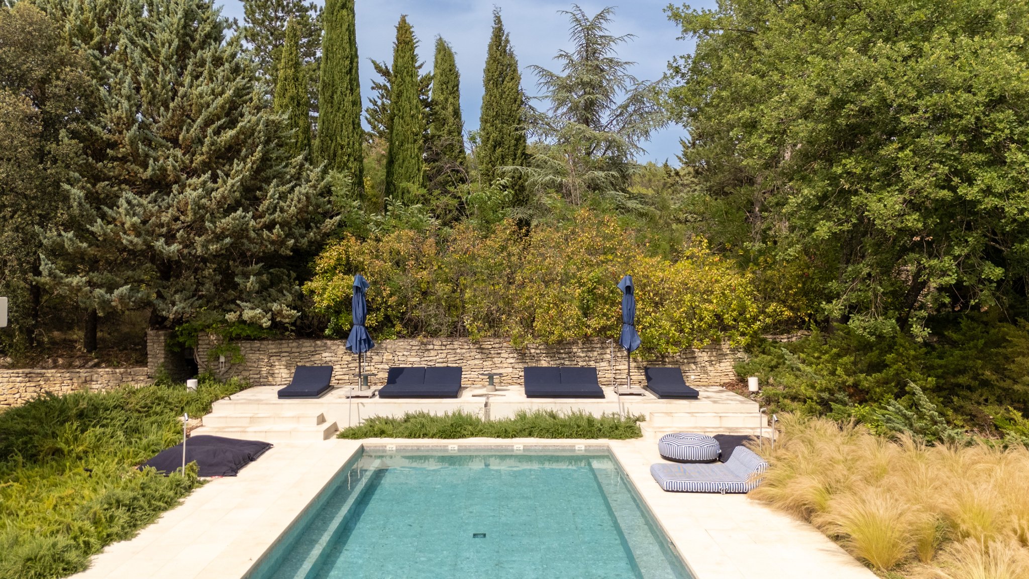 Villa Aurore Villeneuve Provence: Secluded 7-Bedroom Villa with Heated Pool, Vaucluse