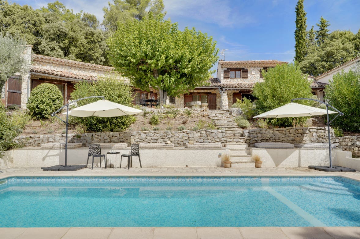 Villa Céladon Signes Var: 5-Bedroom Luxury Apartment with Pool, Var Countryside