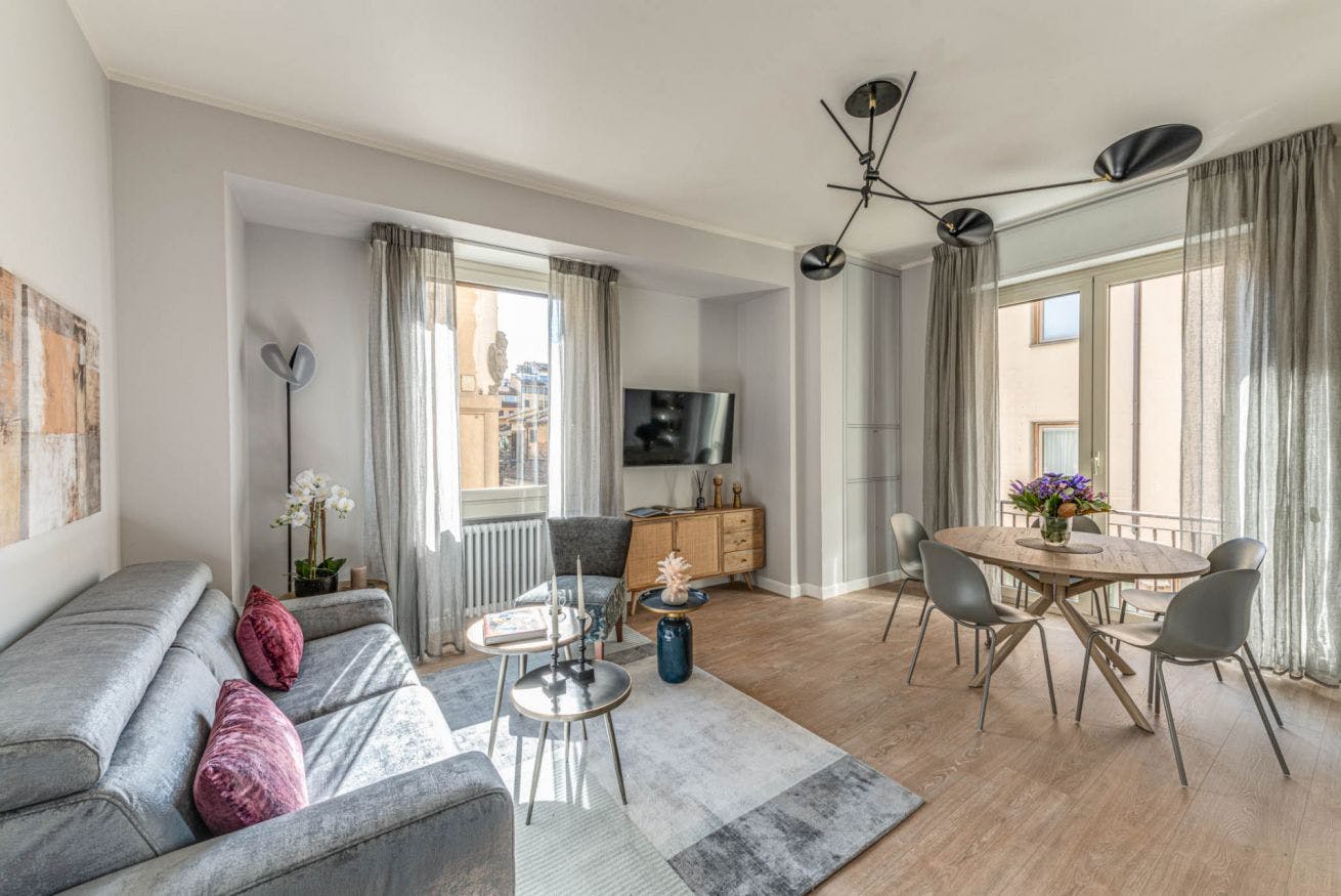 Villa Levante Belvedere Ponte Vecchio: Elegant 3-Bedroom Apartment with River Views, Florence