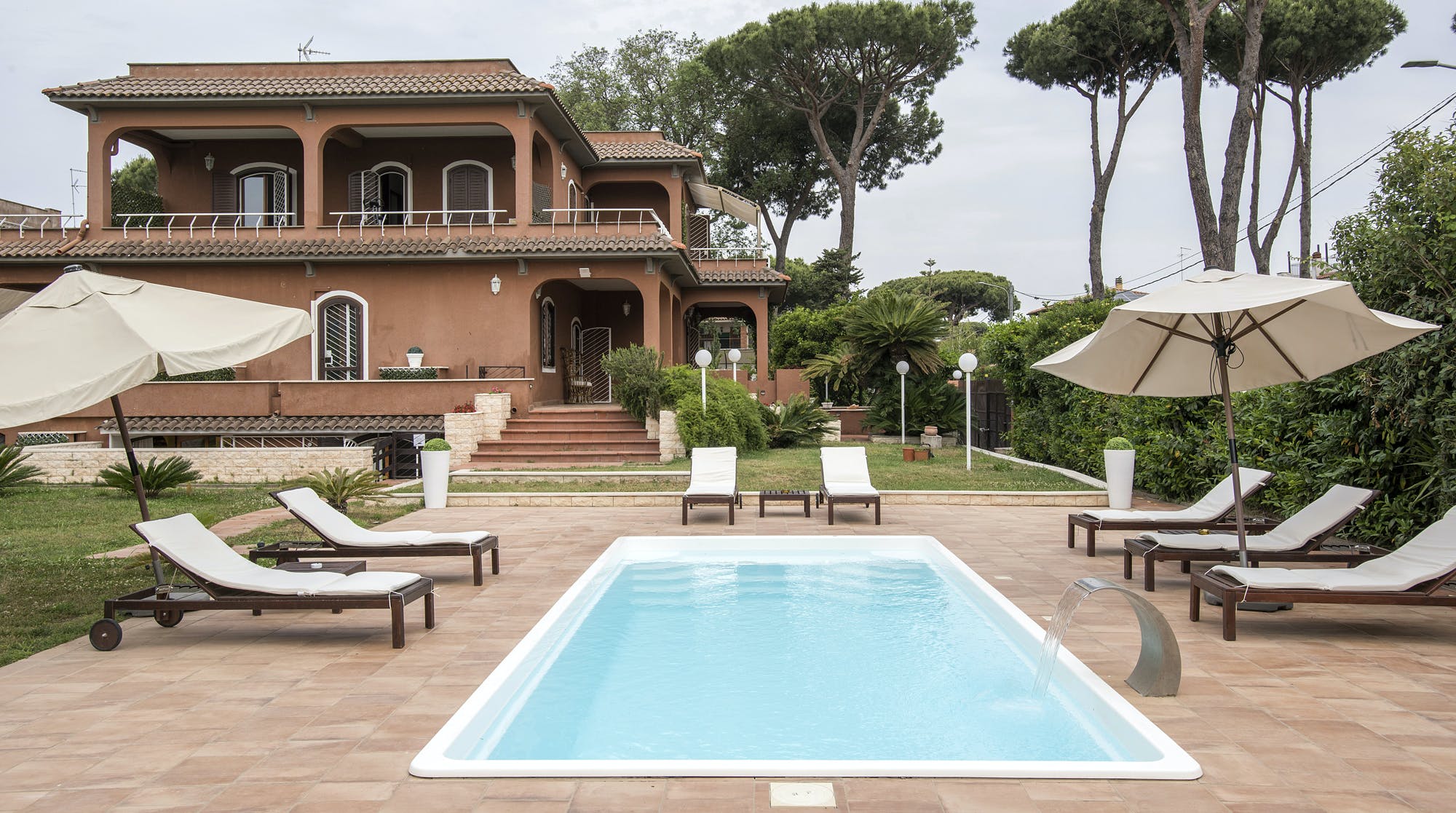 Palazzo Aventino Rome: 7-Bedroom Luxury Apartment with Pool and Seaview, Rome