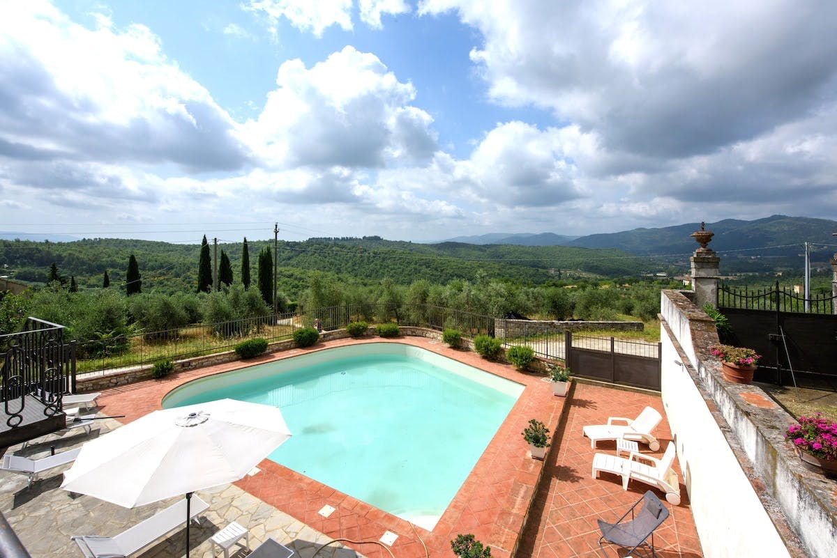 Villa Smeraldo Affrico Coverciano: Elegant 8-Bedroom Apartment with Pool, Coverciano