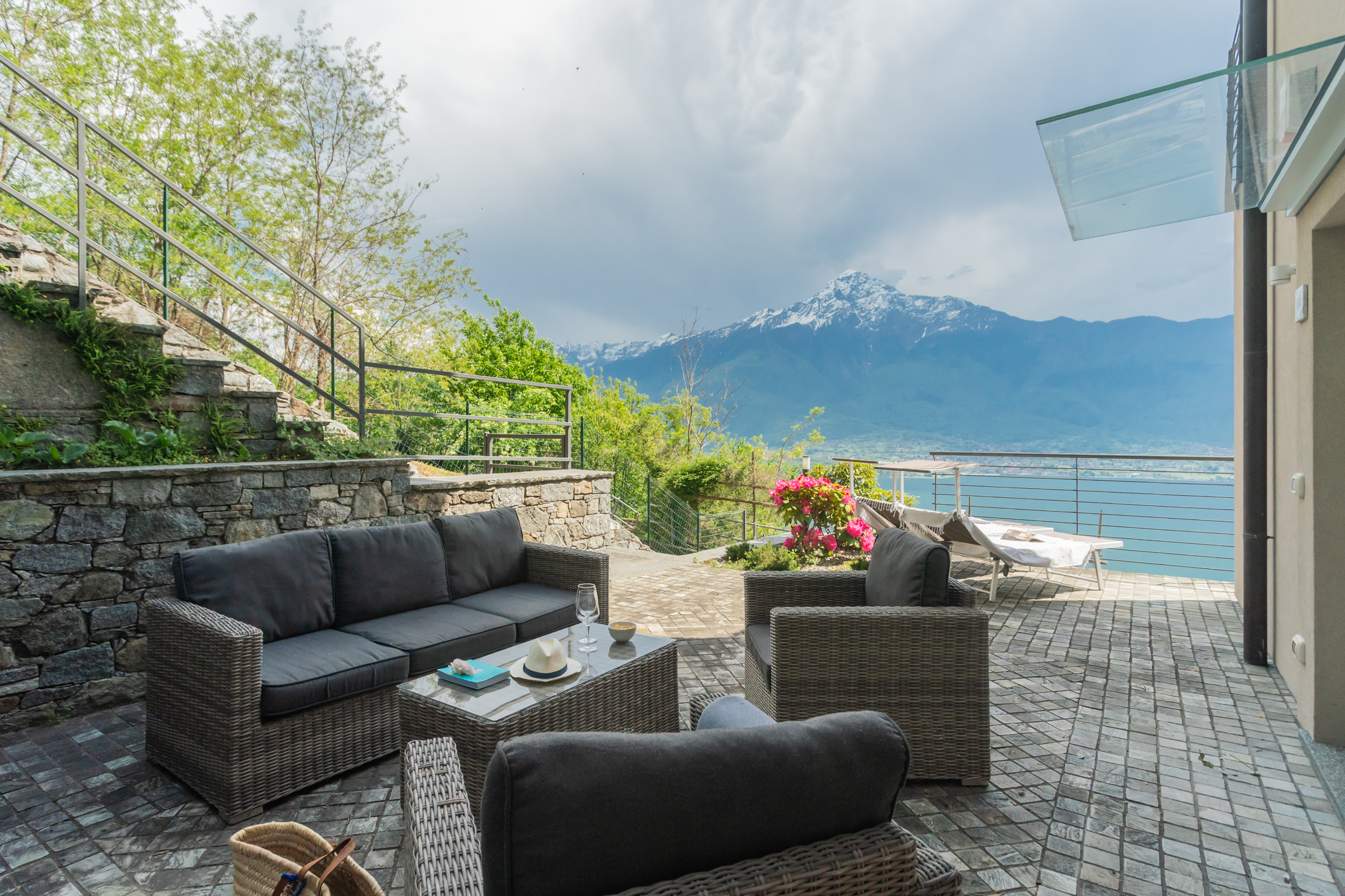 Villa Alba Olivedo Varenna: Spacious 4-Bedroom Apartment with Lake Views, Varenna