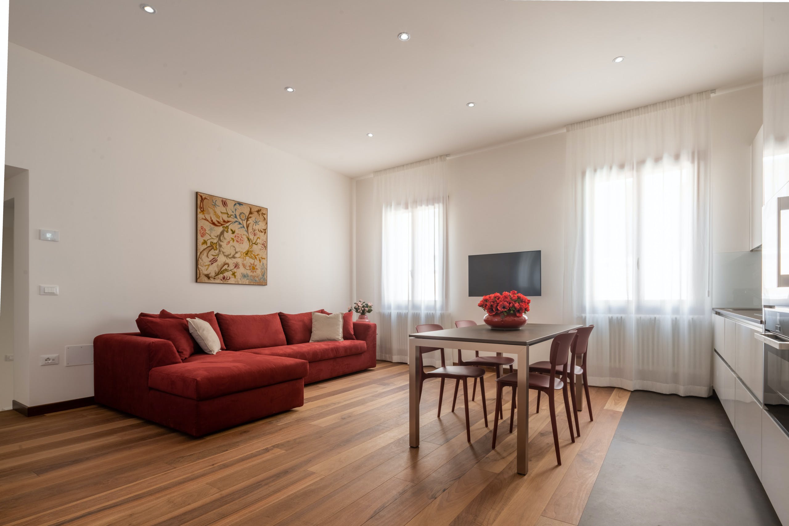 Palazzo Contarini Venezia San Marco 2: Elegant 2-Bedroom Apartment Rental with Canal Views, San Marco Venice