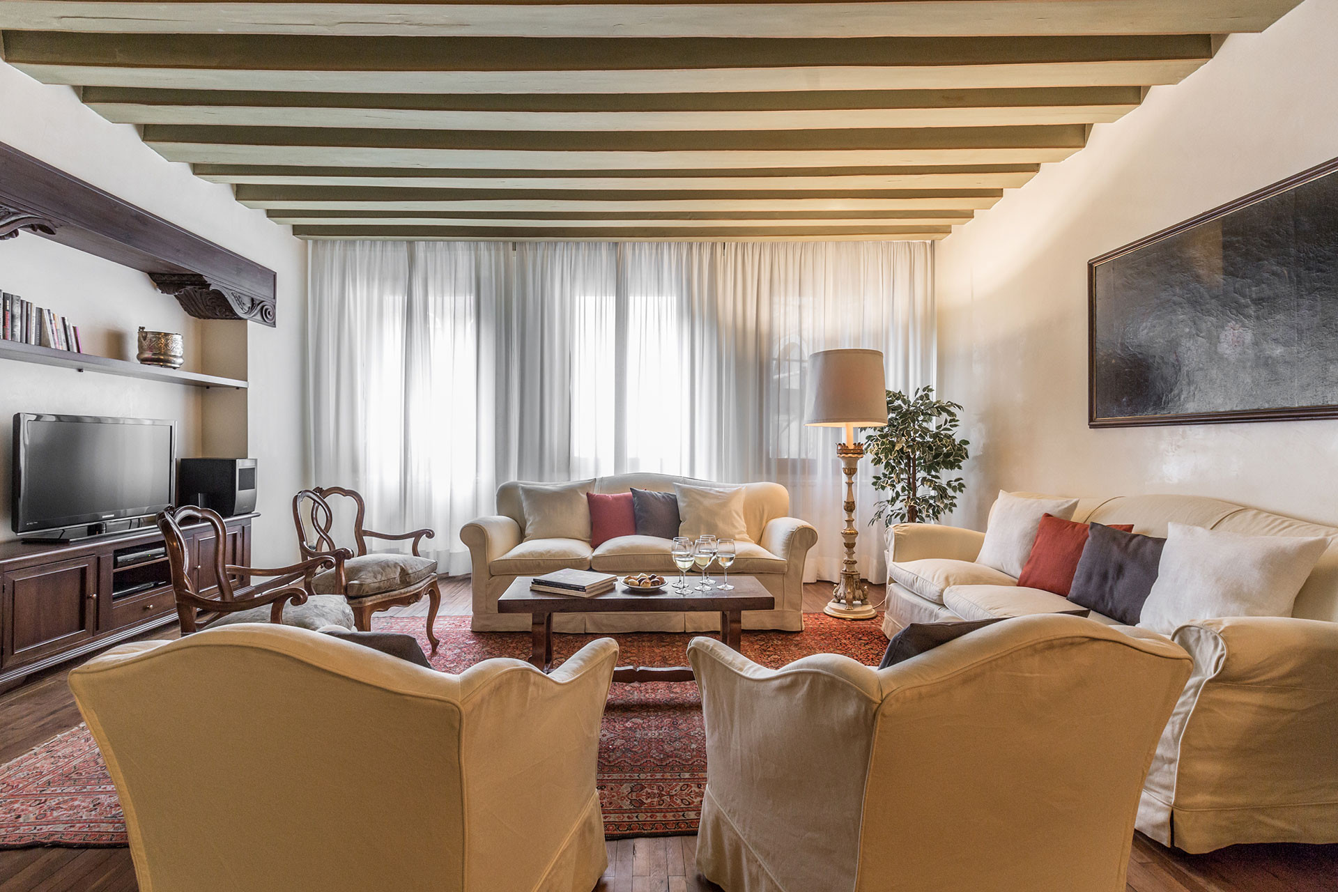 Villa Smeraldo San Barnaba San Marco: Elegant 3-Bedroom Luxury Apartment in San Marco, Venice