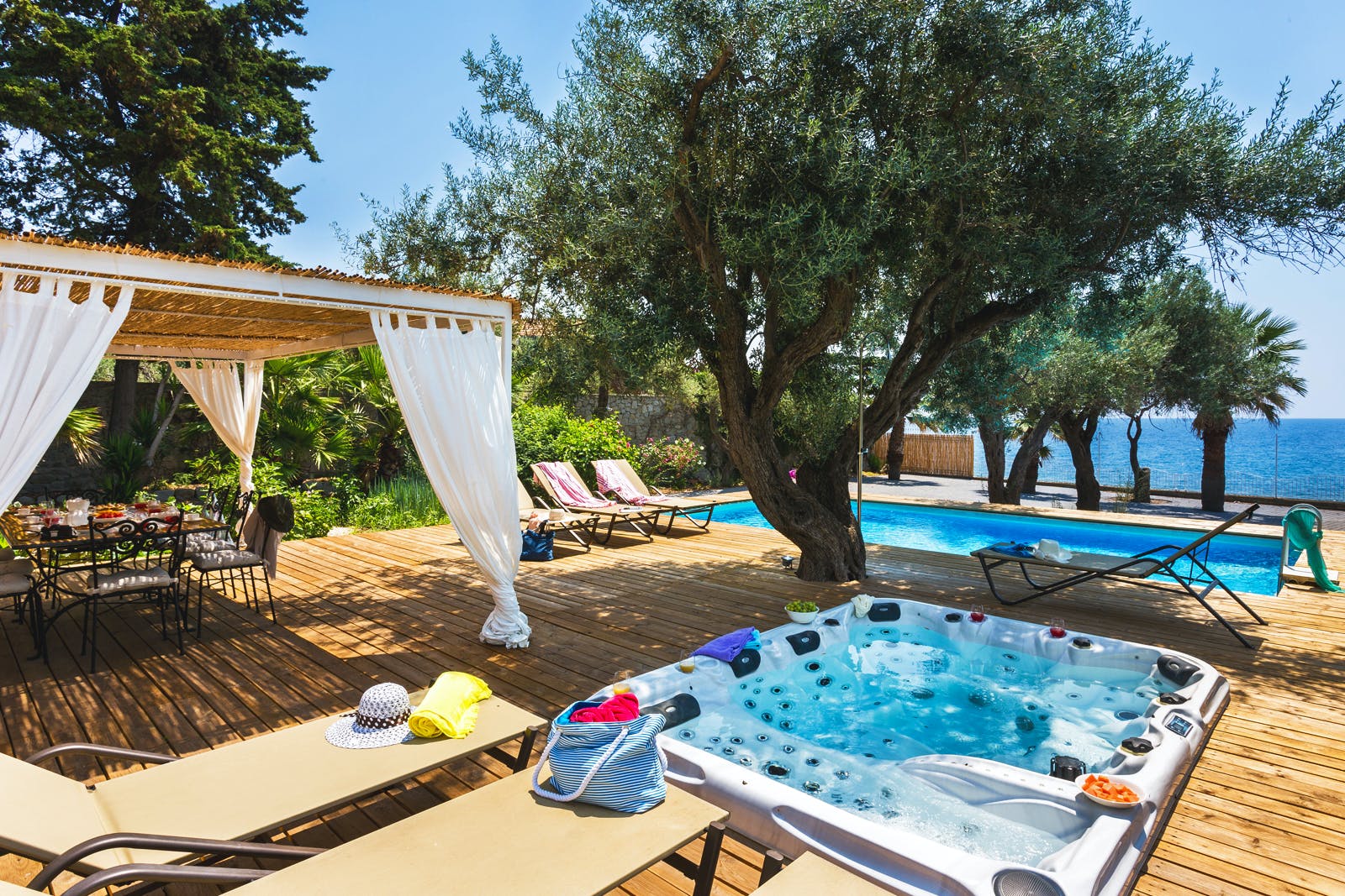 Villa Ceruleo Mazzeo Taormina: Spacious 7-Bedroom Apartment with Pool and Sea Views, Taormina
