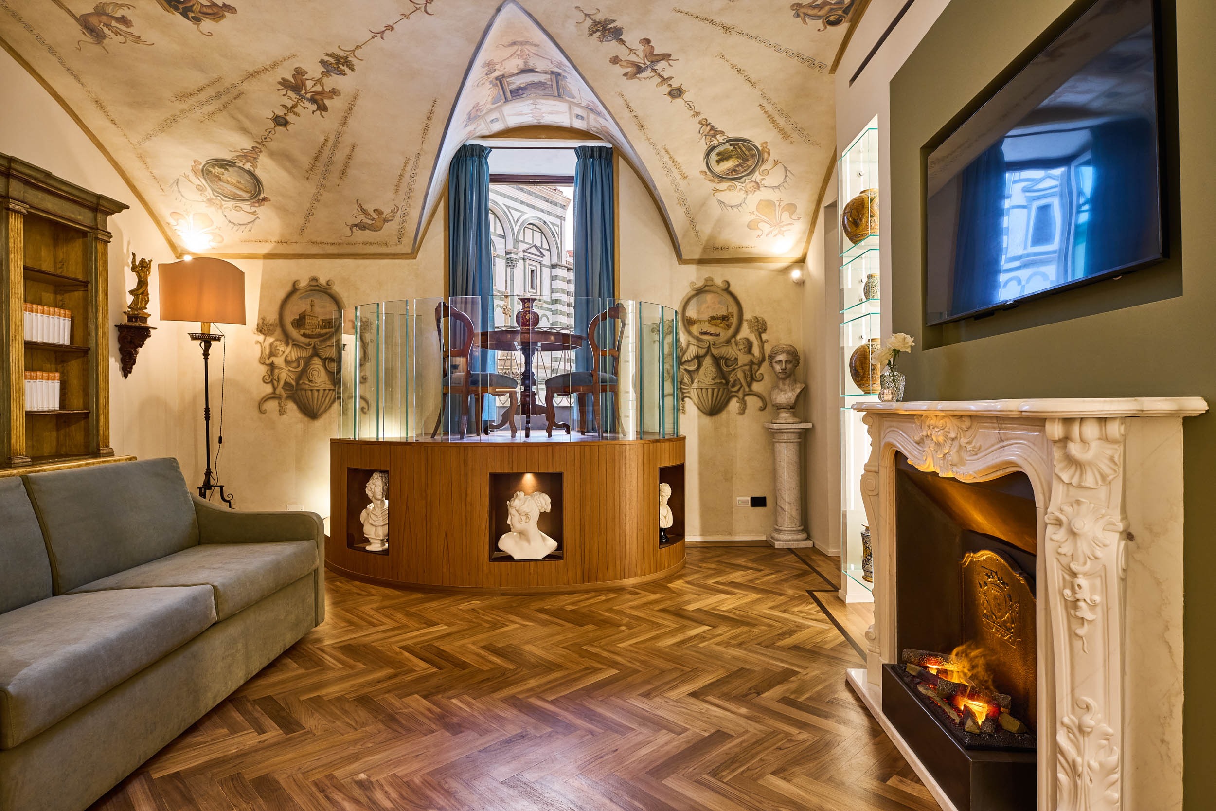 Villa Levante Borgo Duomo: Luxury 1-Bedroom Apartment with Jacuzzi and City Views, Florence