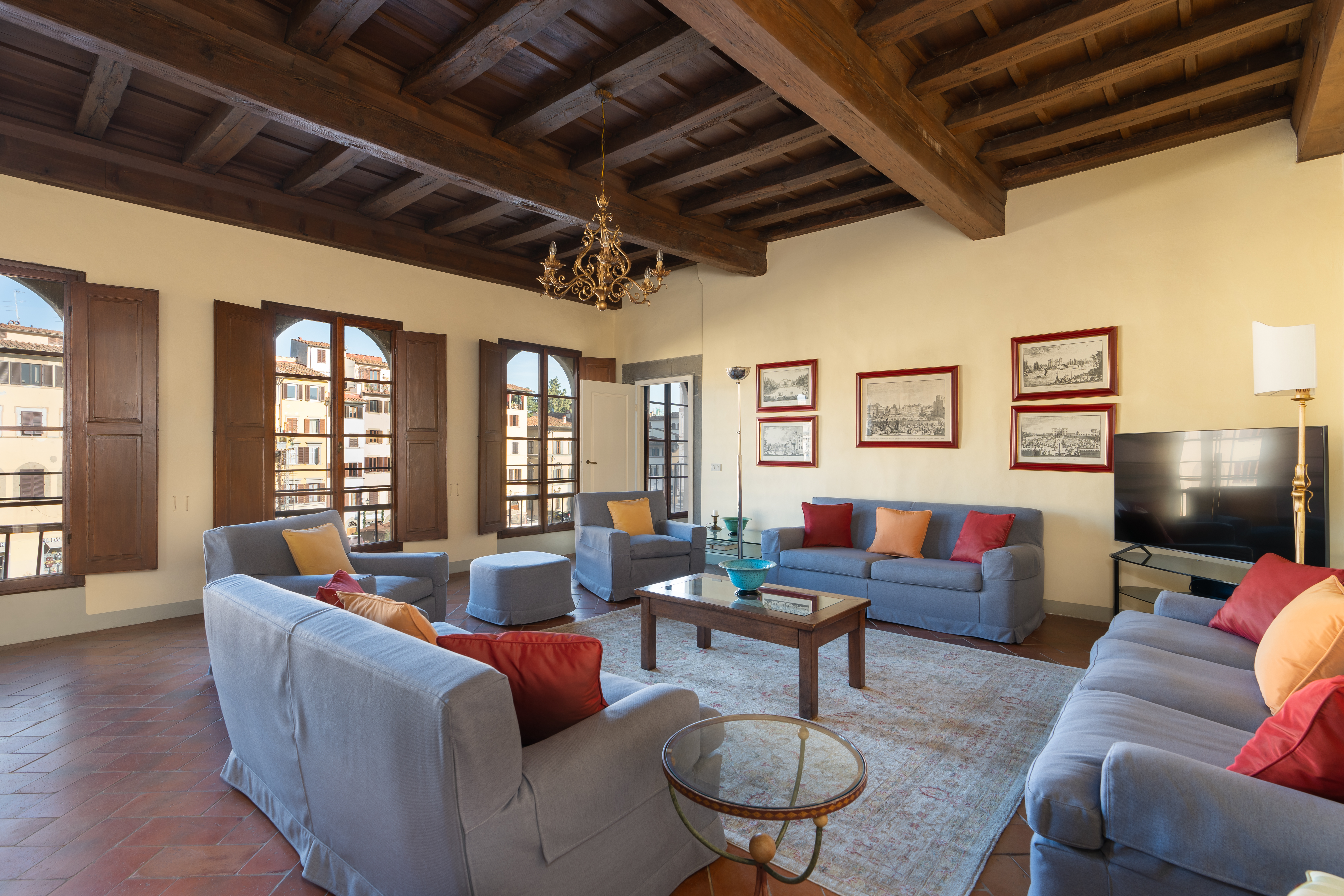 Villa Levante Peretola Santa Croce: Elegant 3-Bedroom Apartment with Historic Charm, Florence