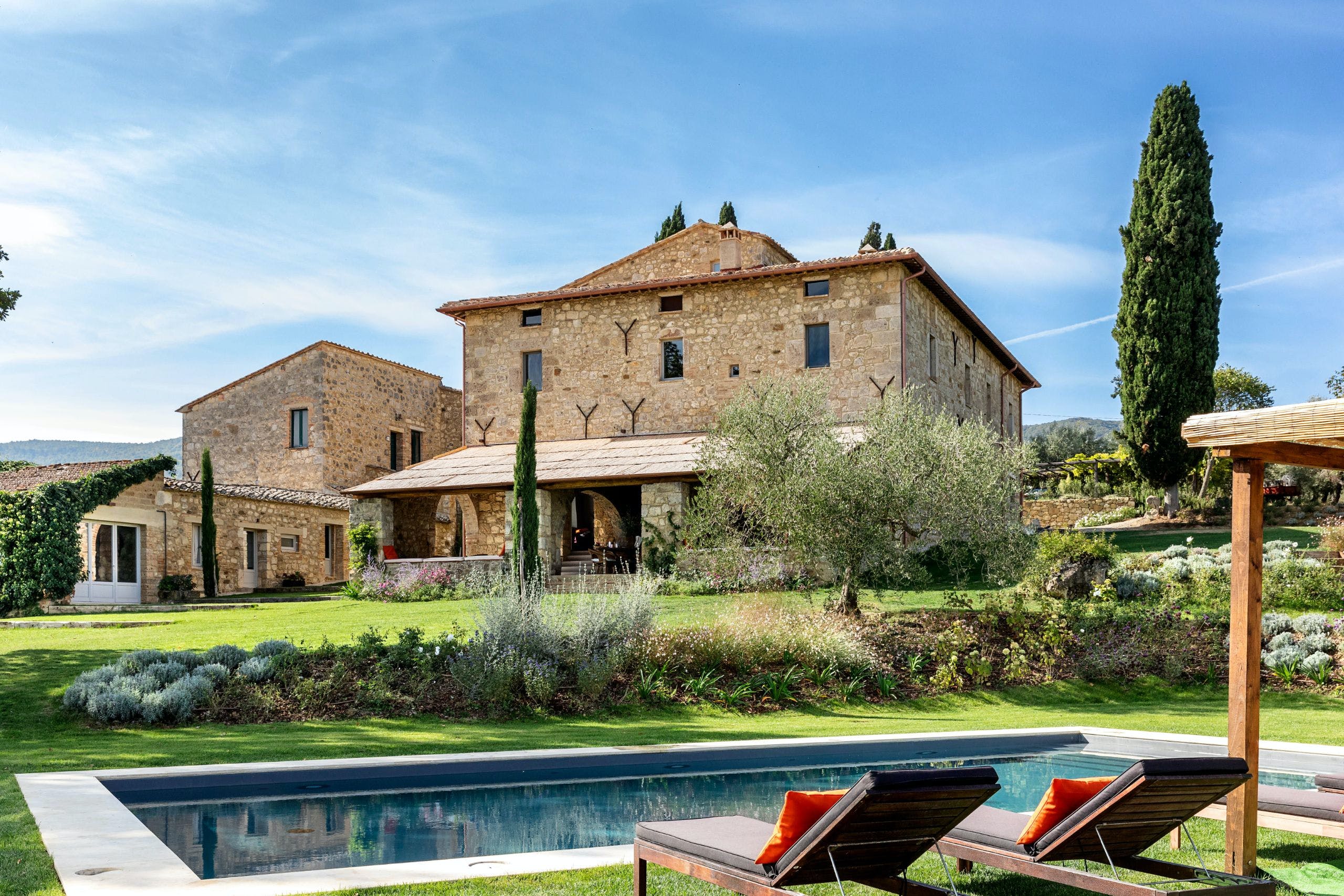 Villa Alba Sant’Angelo Sarteano: Spacious 7-Bedroom Apartment with Pool and Countryside Views, Sarteano