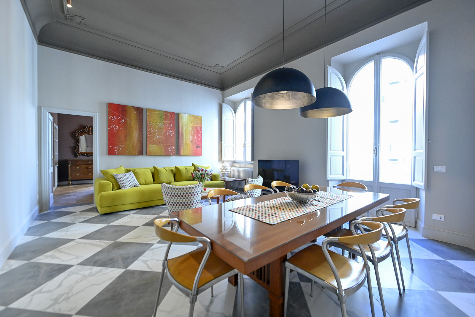 Palazzo Pretorio Termini: Spacious 5-Bedroom Luxury Apartment with Family-Friendly Features, Rome