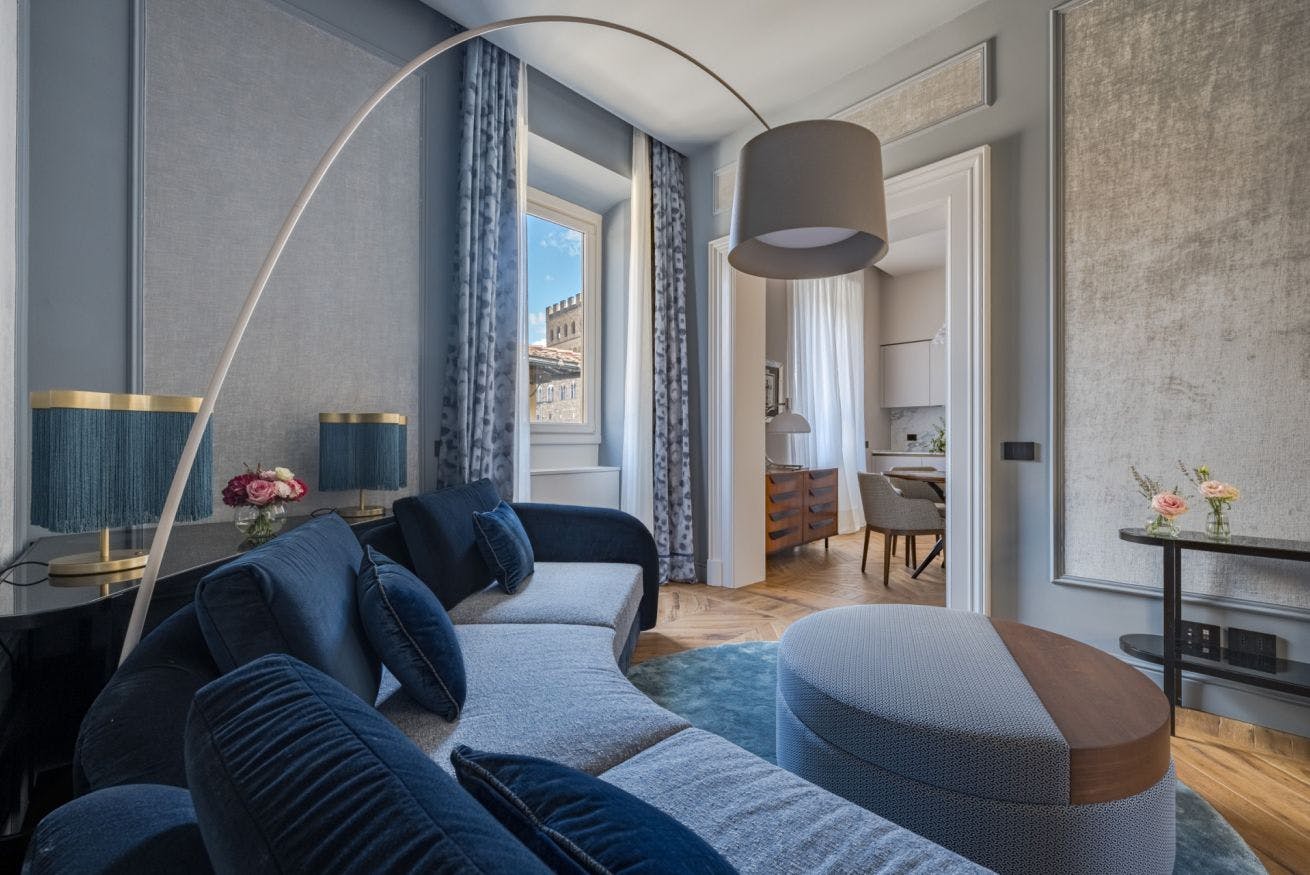 Palazzo Rinascimento Florence: Elegant 2-Bedroom Apartment with Terrace Access, Florence