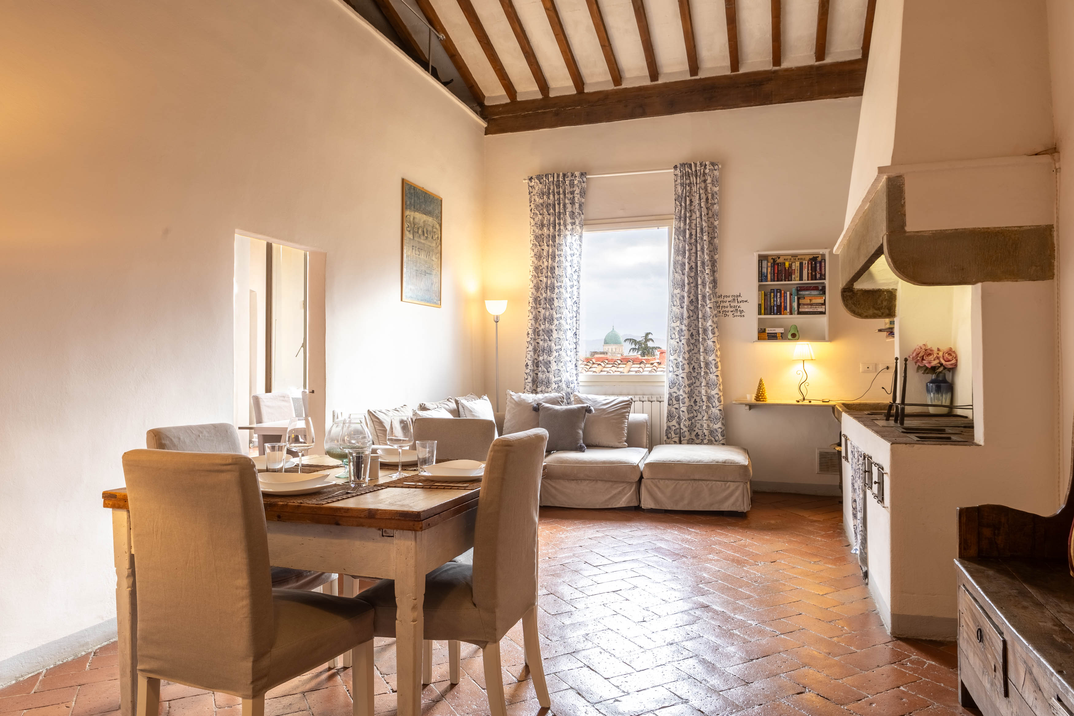 Villa Ceruleo Borgo Duomo: Charming 3-Bedroom Apartment with Duomo Views, Florence