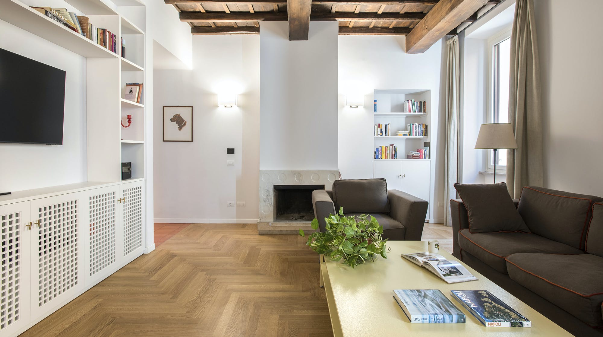 Villa Levante Monte Navona: Spacious 4-Bedroom Luxury Apartment with Family-Friendly Features, Rome Navona
