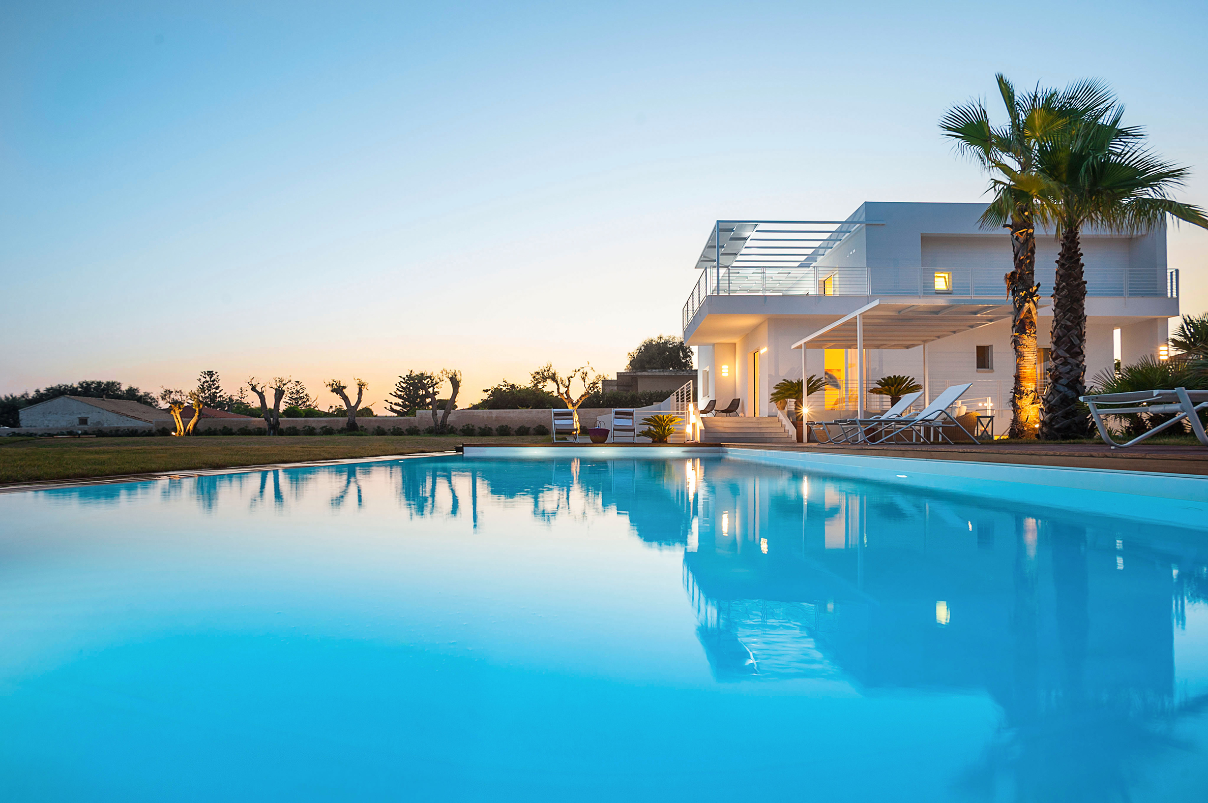 Palazzo Scirocco Noto: Luxury 5-Bedroom Apartment with Seaview and Pool, Sicily