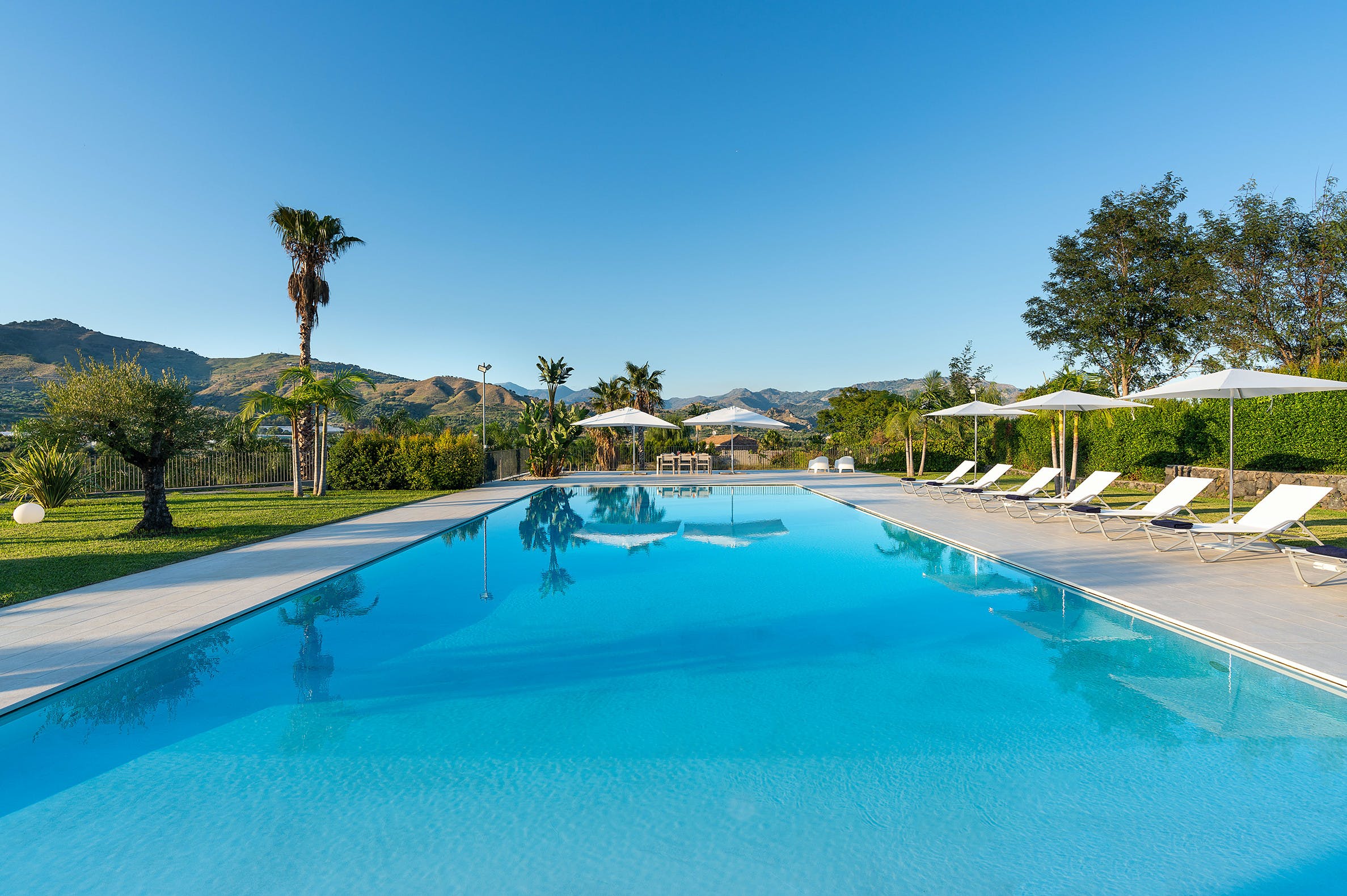 Villa Meridiana Spisone Taormina: 5-Bedroom Luxury Apartment with Pool and Sea Views, Taormina