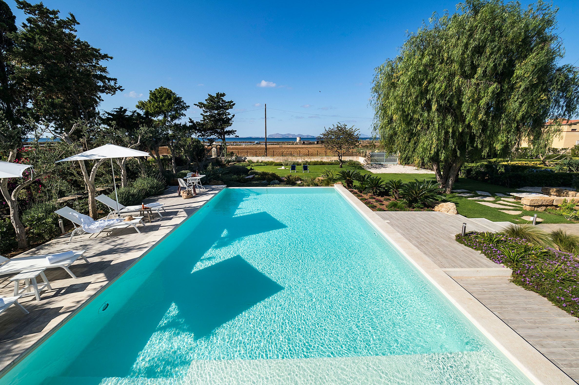 Villa Ambrato Marausa Trapani: Spacious 7-Bedroom Luxury Apartment with Sea Views, Trapani