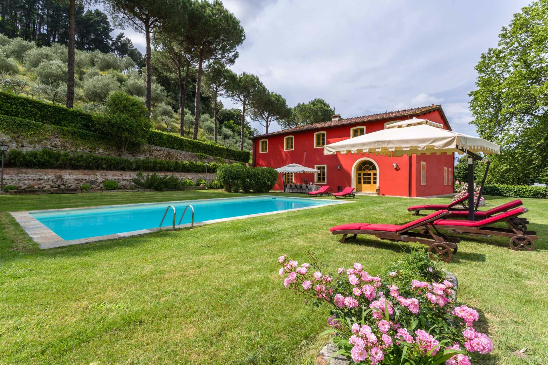 Villa Maestrale Mugnano Lucca: Luxurious 7-Bedroom Villa with Pool and Panoramic Views, Lucca