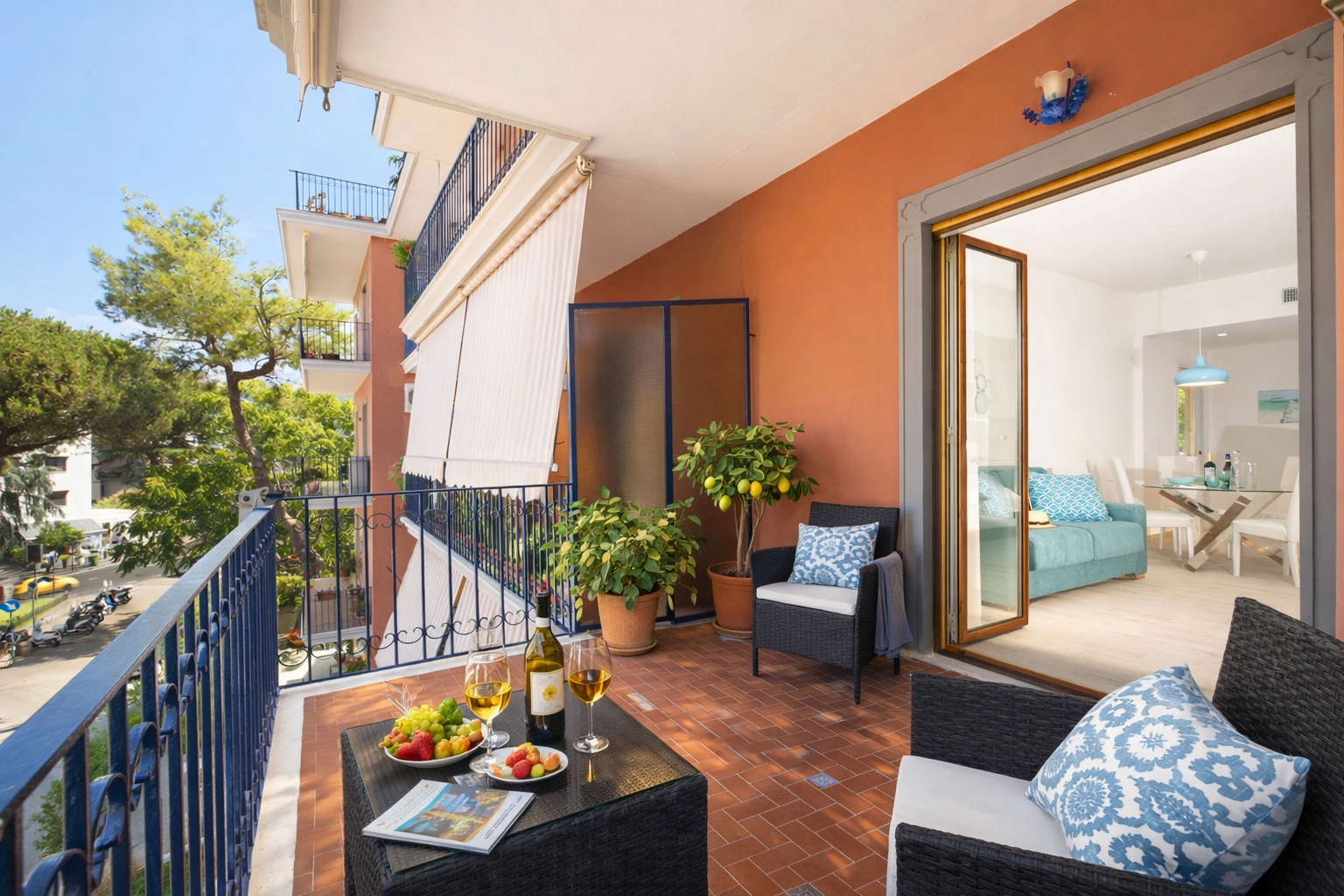 Villa Alba Punta Sorrento: Spacious 4-Bedroom Apartment with Sea Views, Sorrento