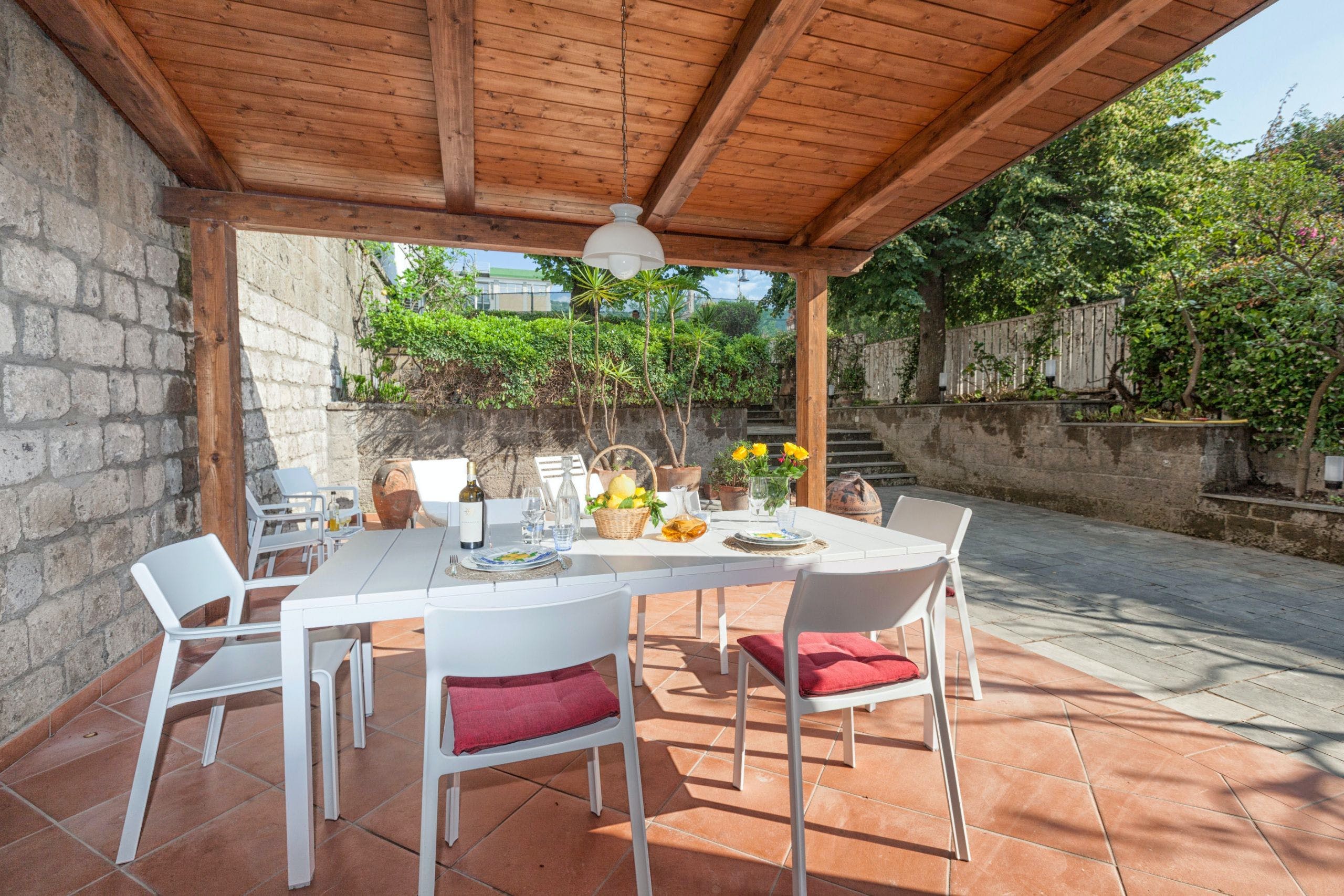 Villa Ambrato Lauro Sorrento: Spacious 5-Bedroom Apartment with Sea Views and Pool, Sorrento