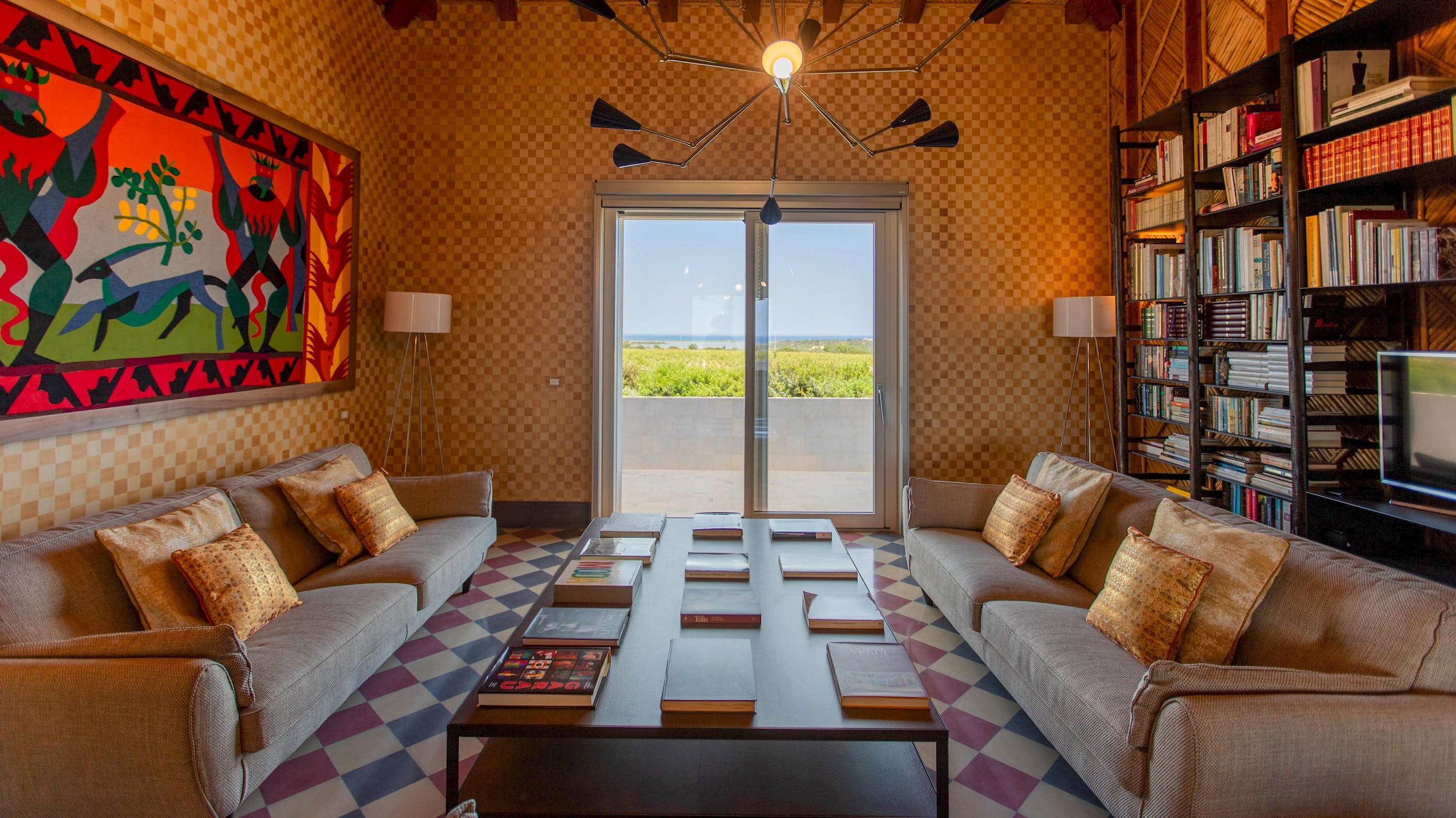Villa Maestrale Belvedere Val di Noto: Spacious 6-Bedroom Luxury Apartment with Pool and Seaview, Val di Noto
