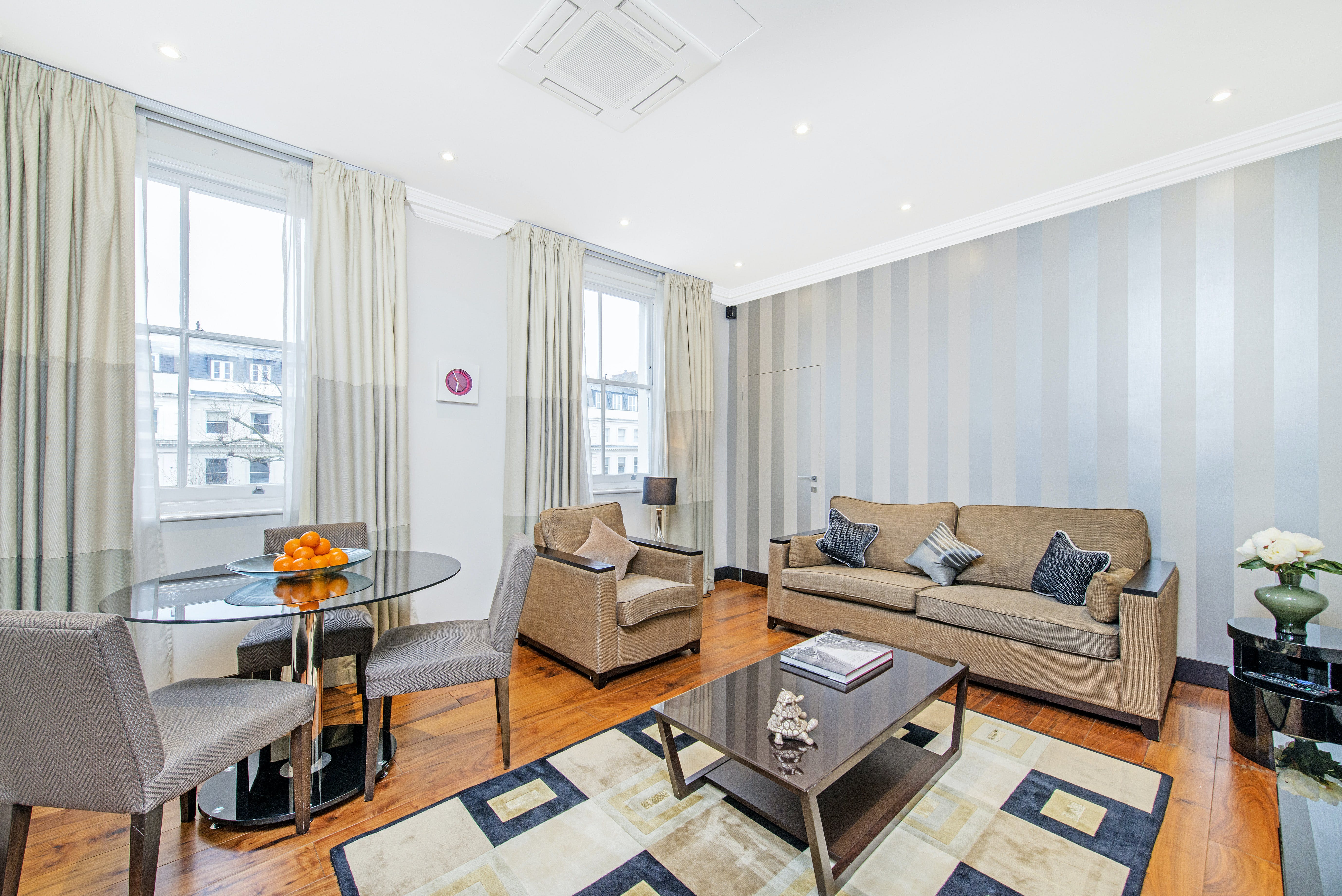 Penthouse Cromwell Kensington: Stylish 1-Bedroom Penthouse with Air Conditioning in South Kensington
