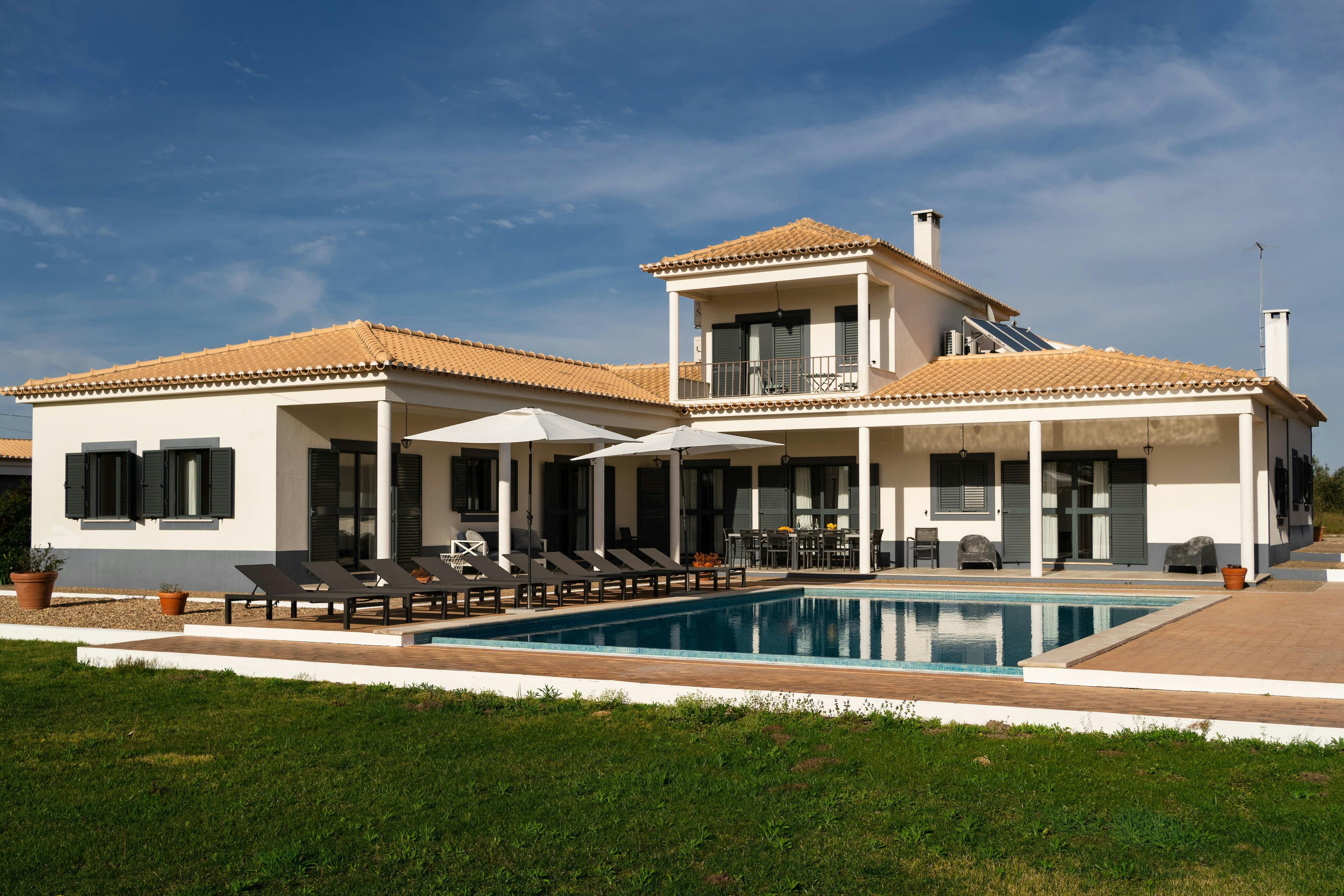 Quinta Azeitona Setúbal: Luxury 6-Bedroom Apartment with Sea View and Pool, Setúbal