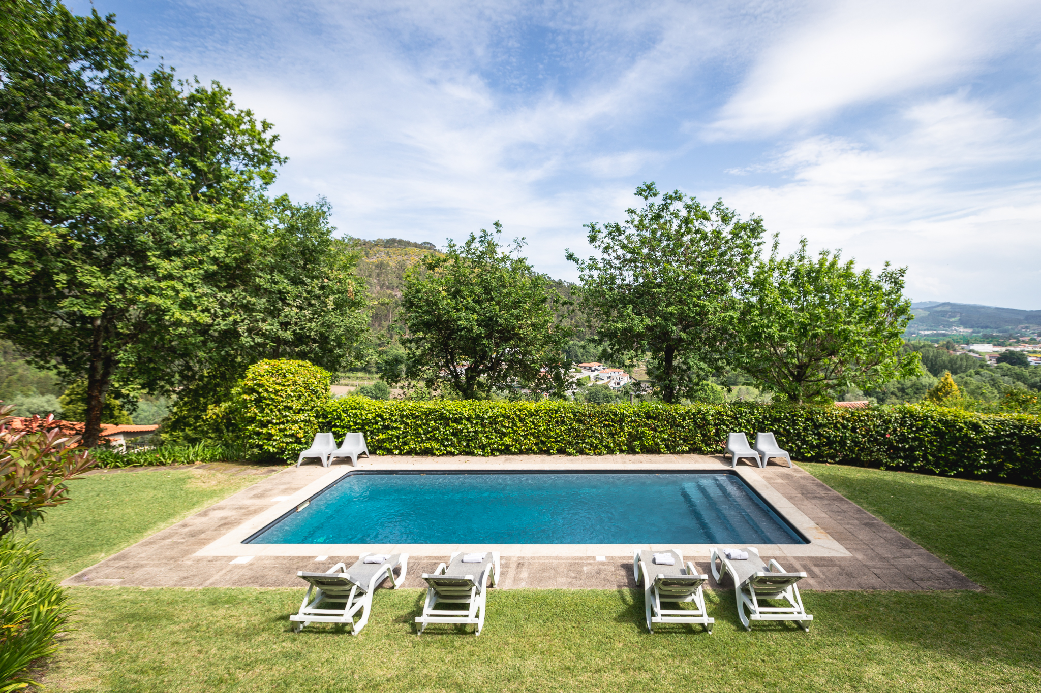 Quinta Limoeiro Viana: Luxury 3-Bedroom Villa with Private Pool in Viana do Castelo